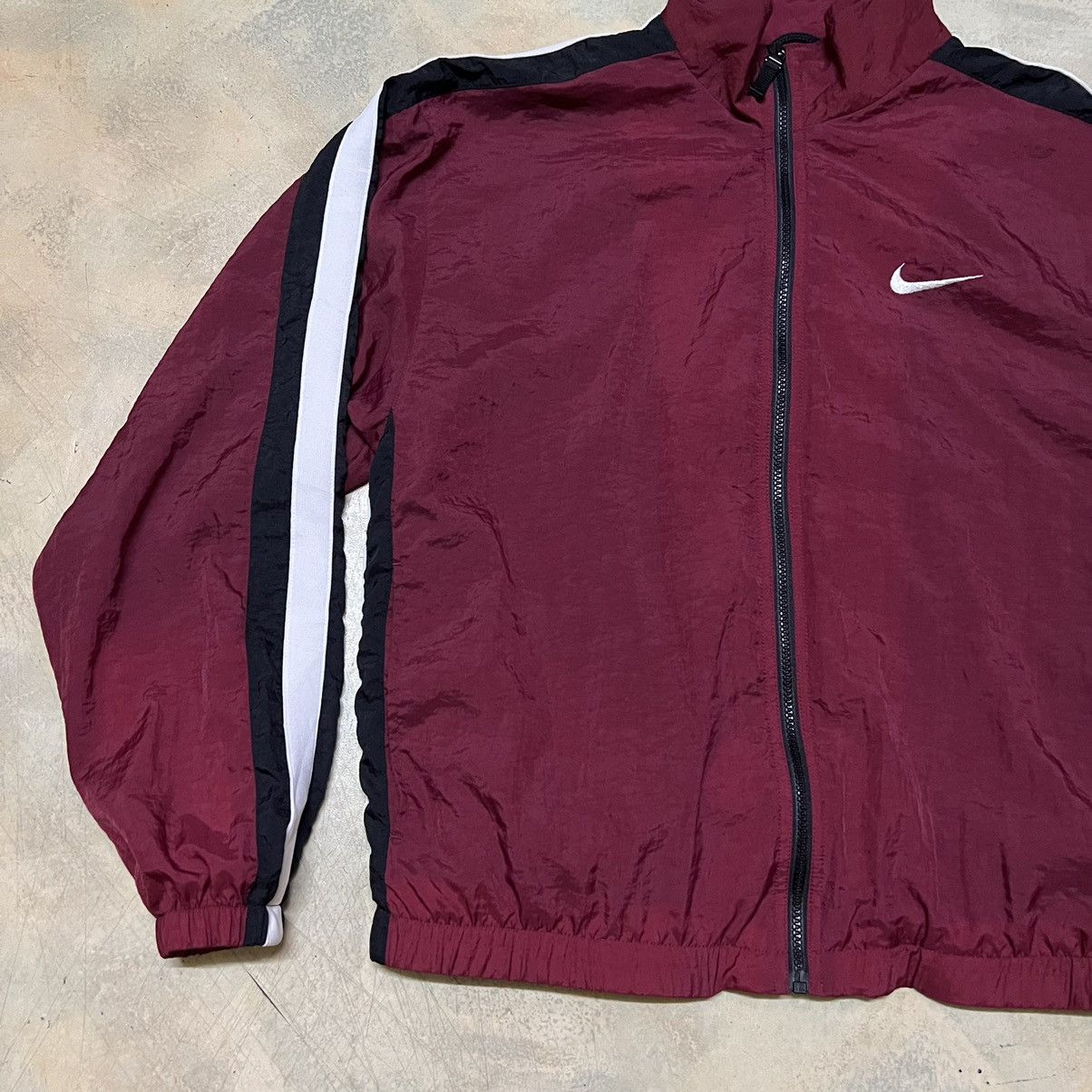 Nike Vintage Nike Big Logo Light Jacket Size US L / EU 52-54 / 3 - 5 Thumbnail