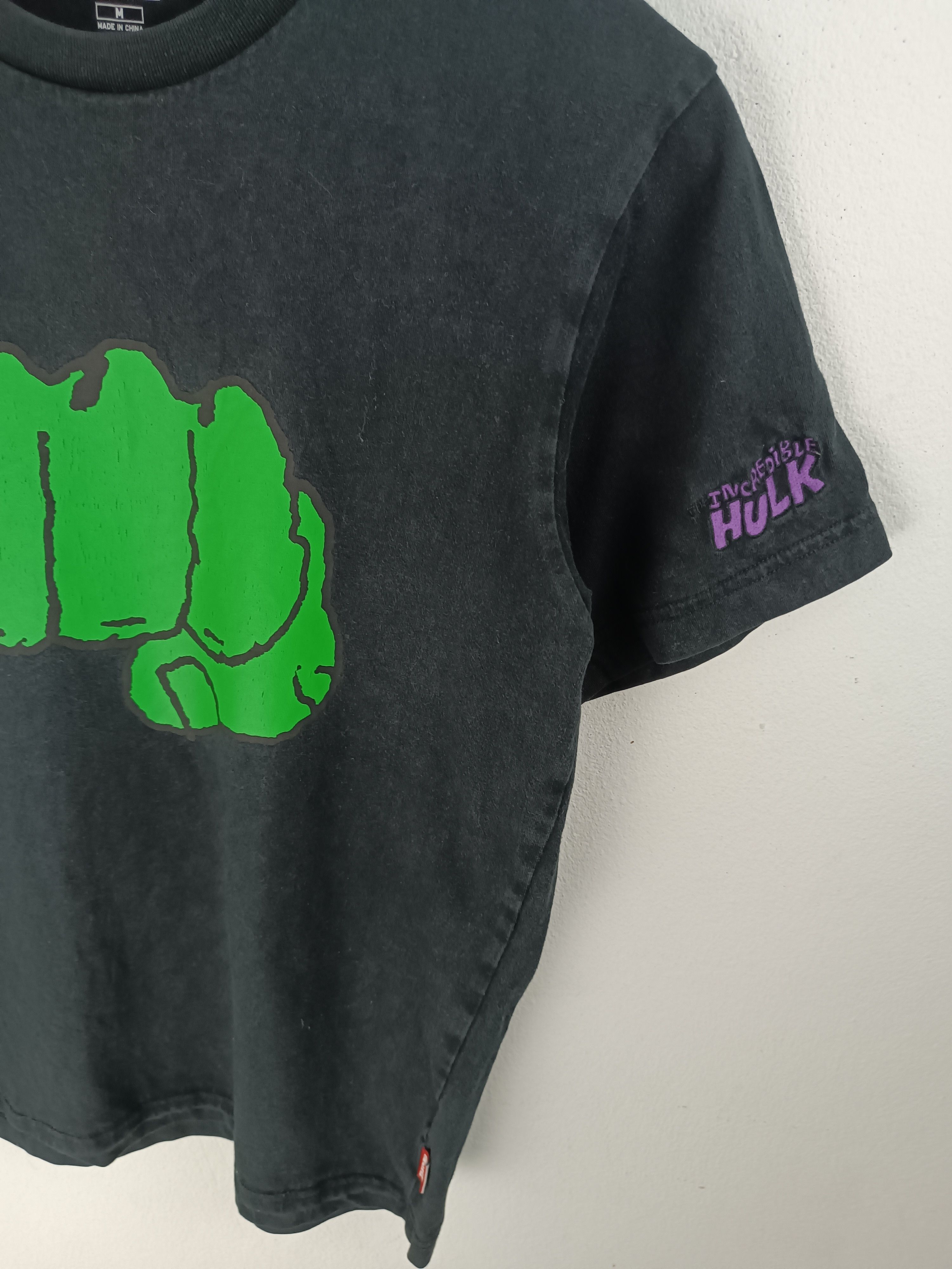 Marvel Comics UNIQLO X THE INCREDIBLE HULK TEE marvel superhero dc ironman Size US M / EU 48-50 / 2 - 6 Thumbnail