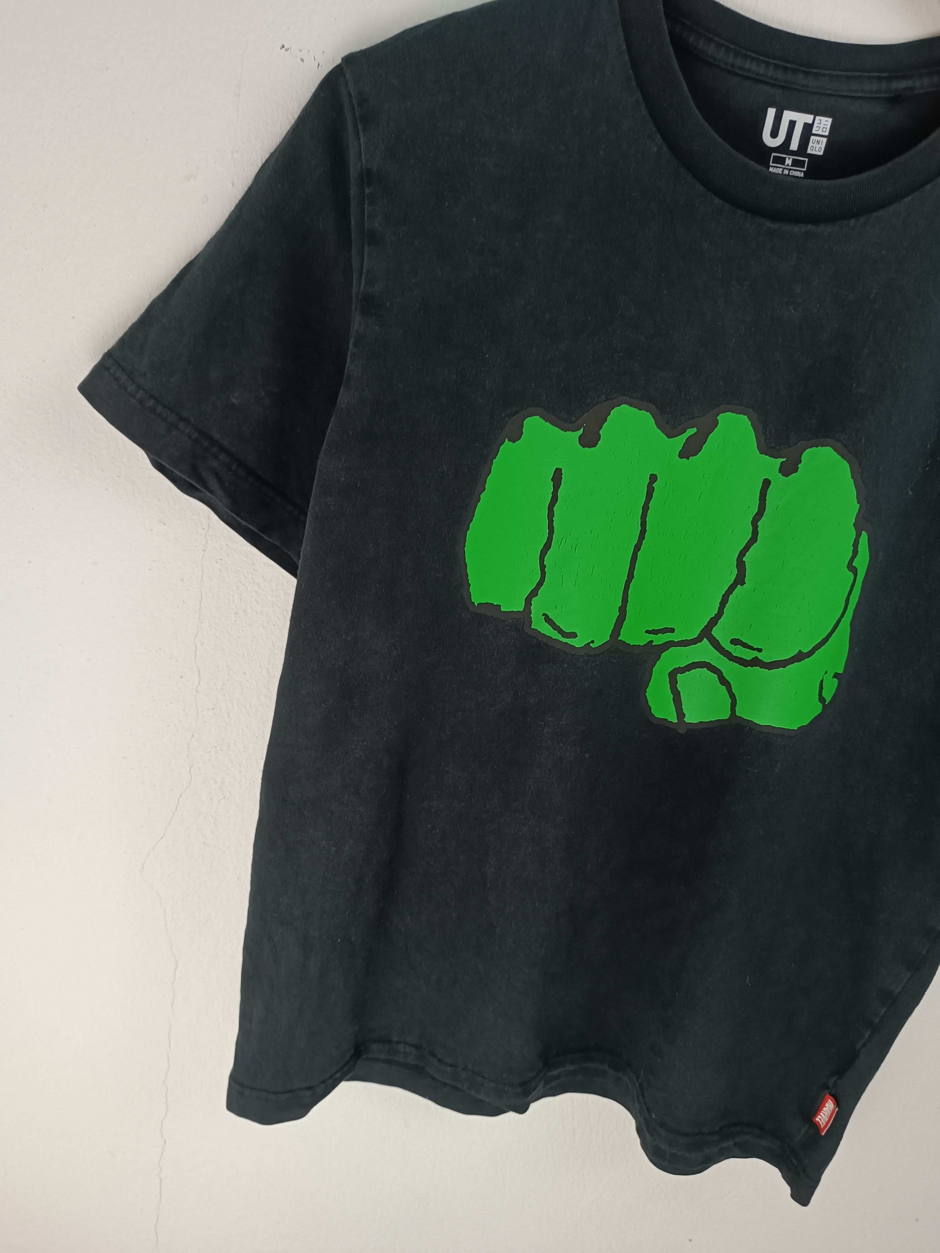 Marvel Comics UNIQLO X THE INCREDIBLE HULK TEE marvel superhero dc ironman Size US M / EU 48-50 / 2 - 5 Thumbnail