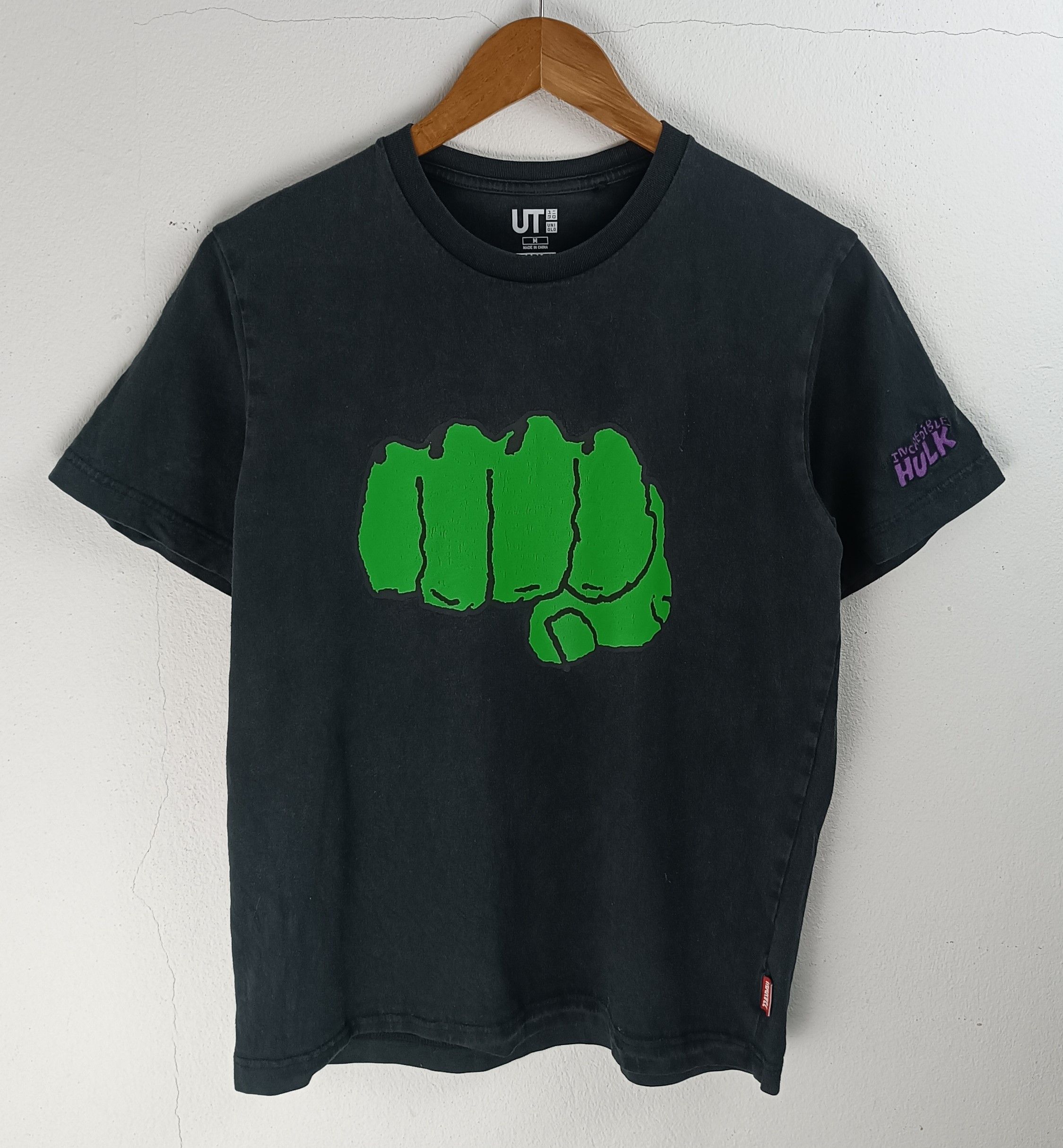 Marvel Comics UNIQLO X THE INCREDIBLE HULK TEE marvel superhero dc ironman Size US M / EU 48-50 / 2 - 3 Thumbnail