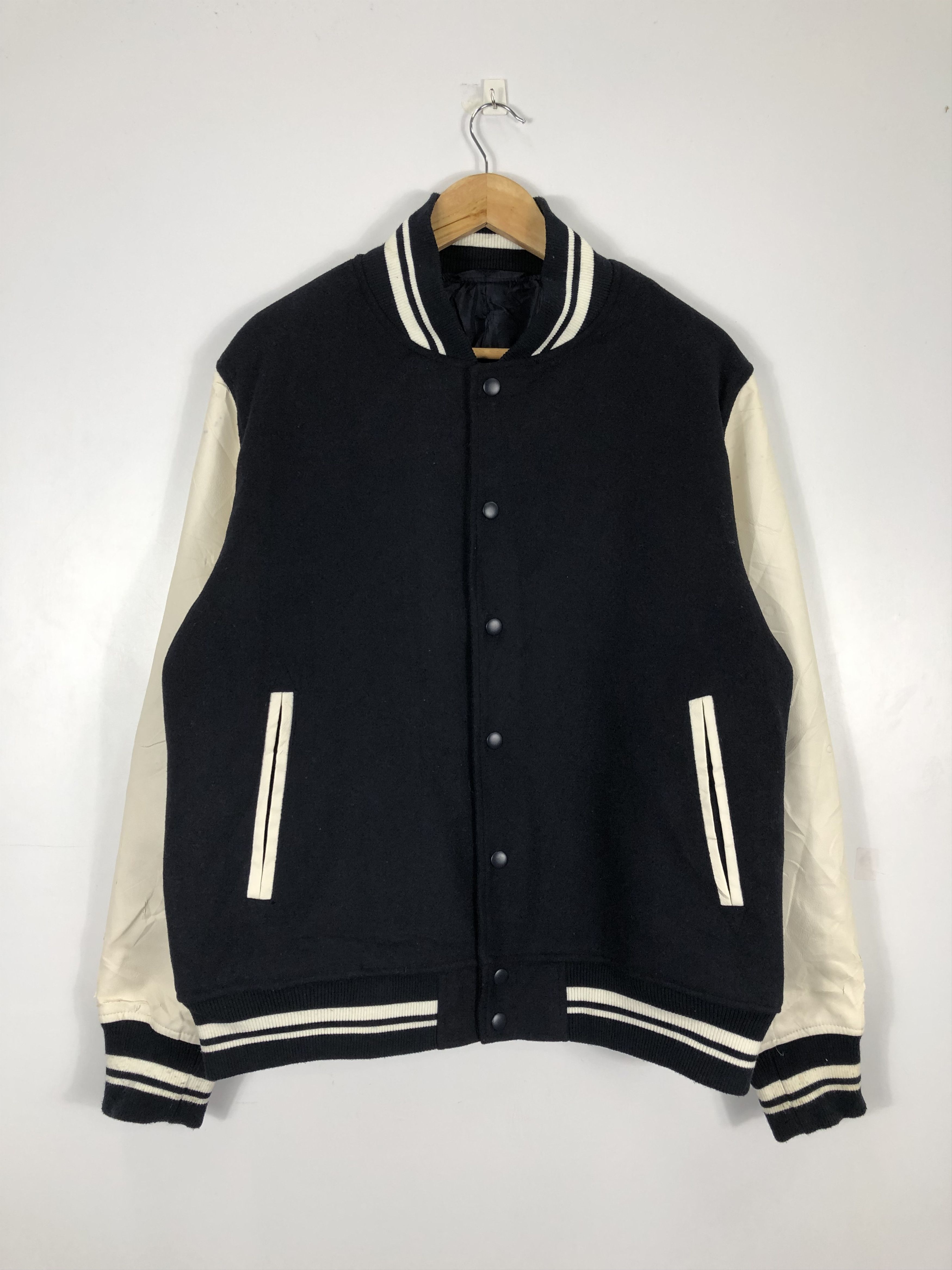 Japanese Brand Vintage G.U Varsity Jacket Synthetic Leather V0168 Size US XL / EU 56 / 4 - 1 Thumbnail