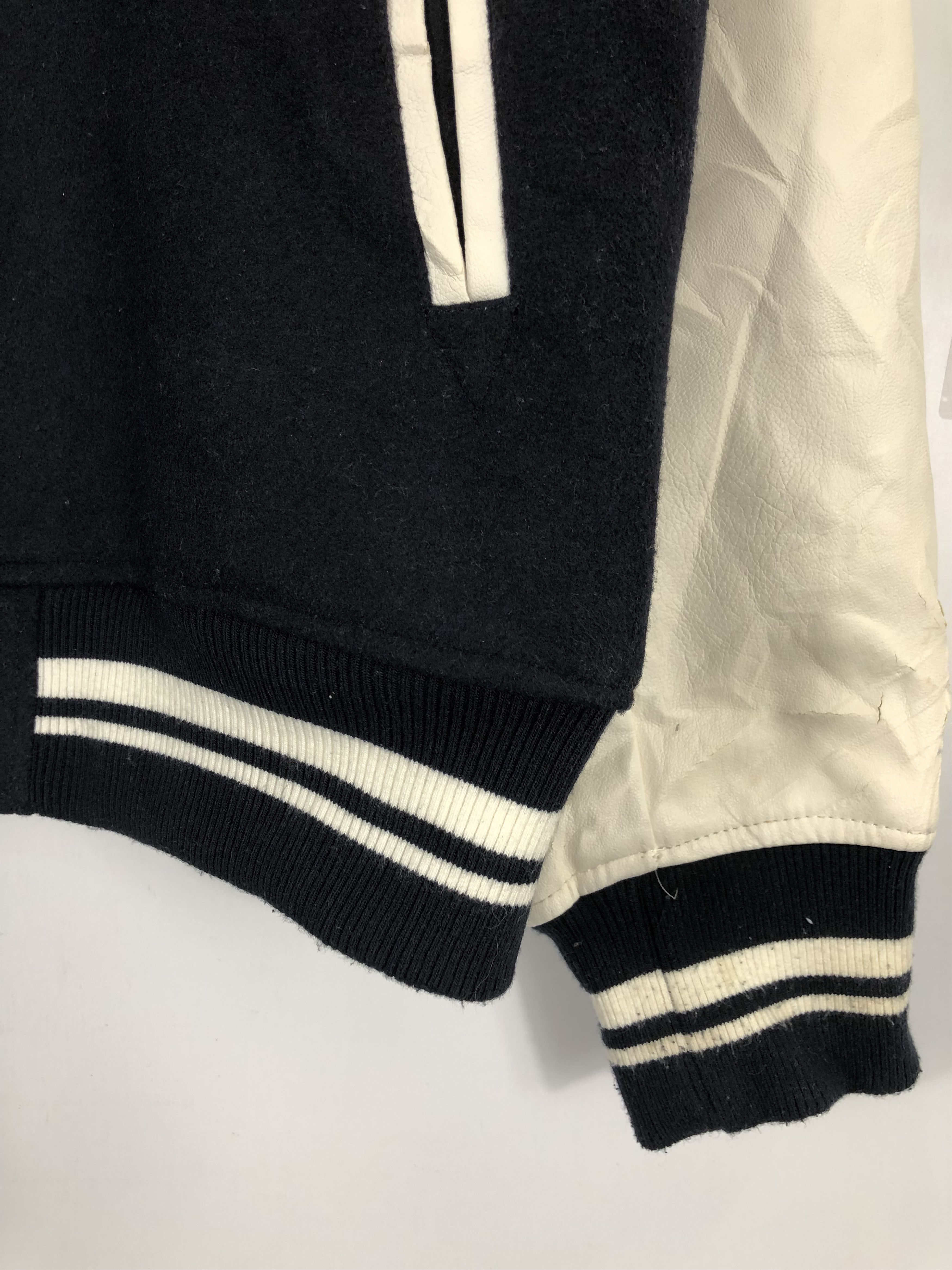 Japanese Brand Vintage G.U Varsity Jacket Synthetic Leather V0168 Size US XL / EU 56 / 4 - 5 Thumbnail