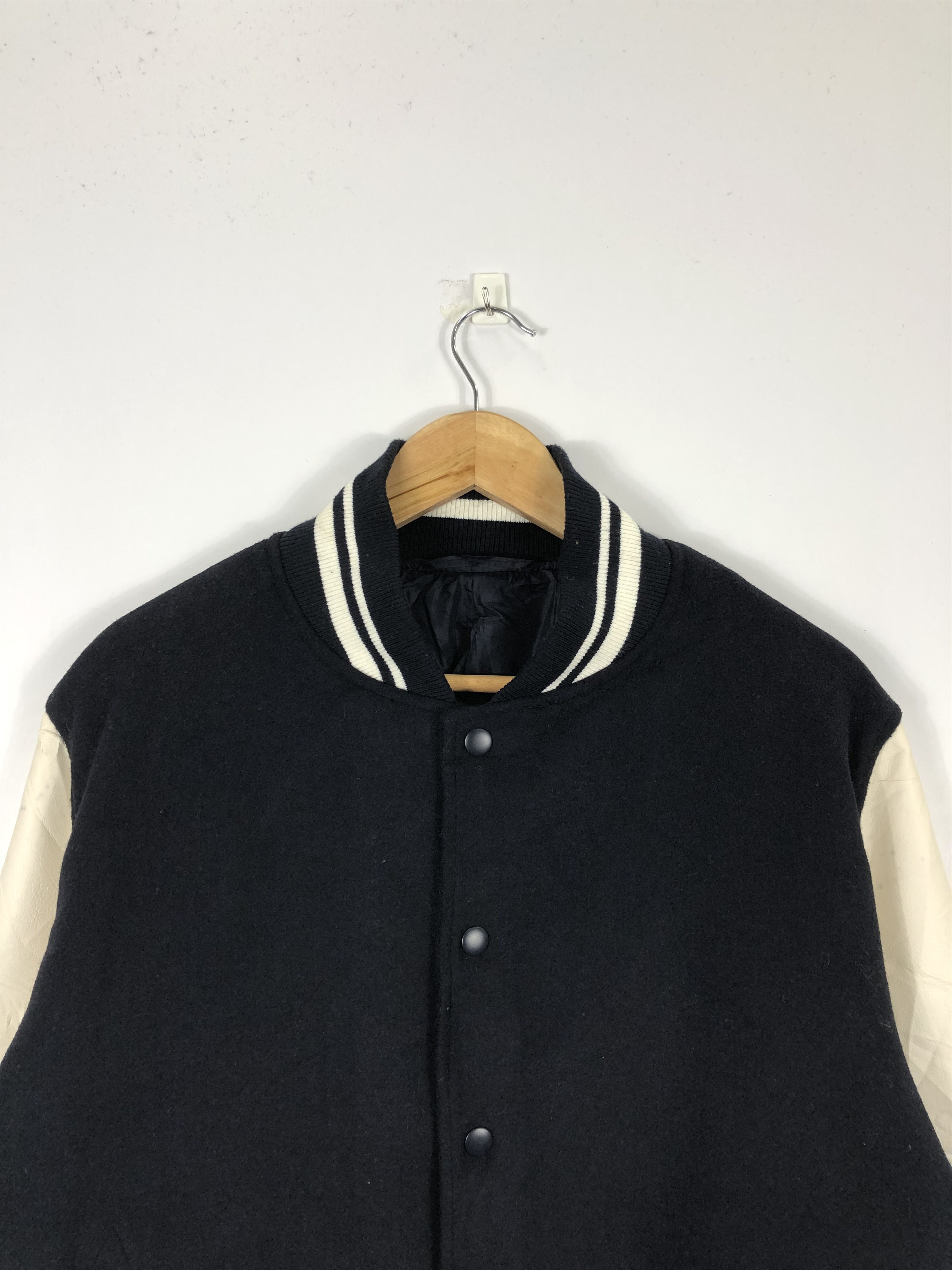 Japanese Brand Vintage G.U Varsity Jacket Synthetic Leather V0168 Size US XL / EU 56 / 4 - 2 Thumbnail