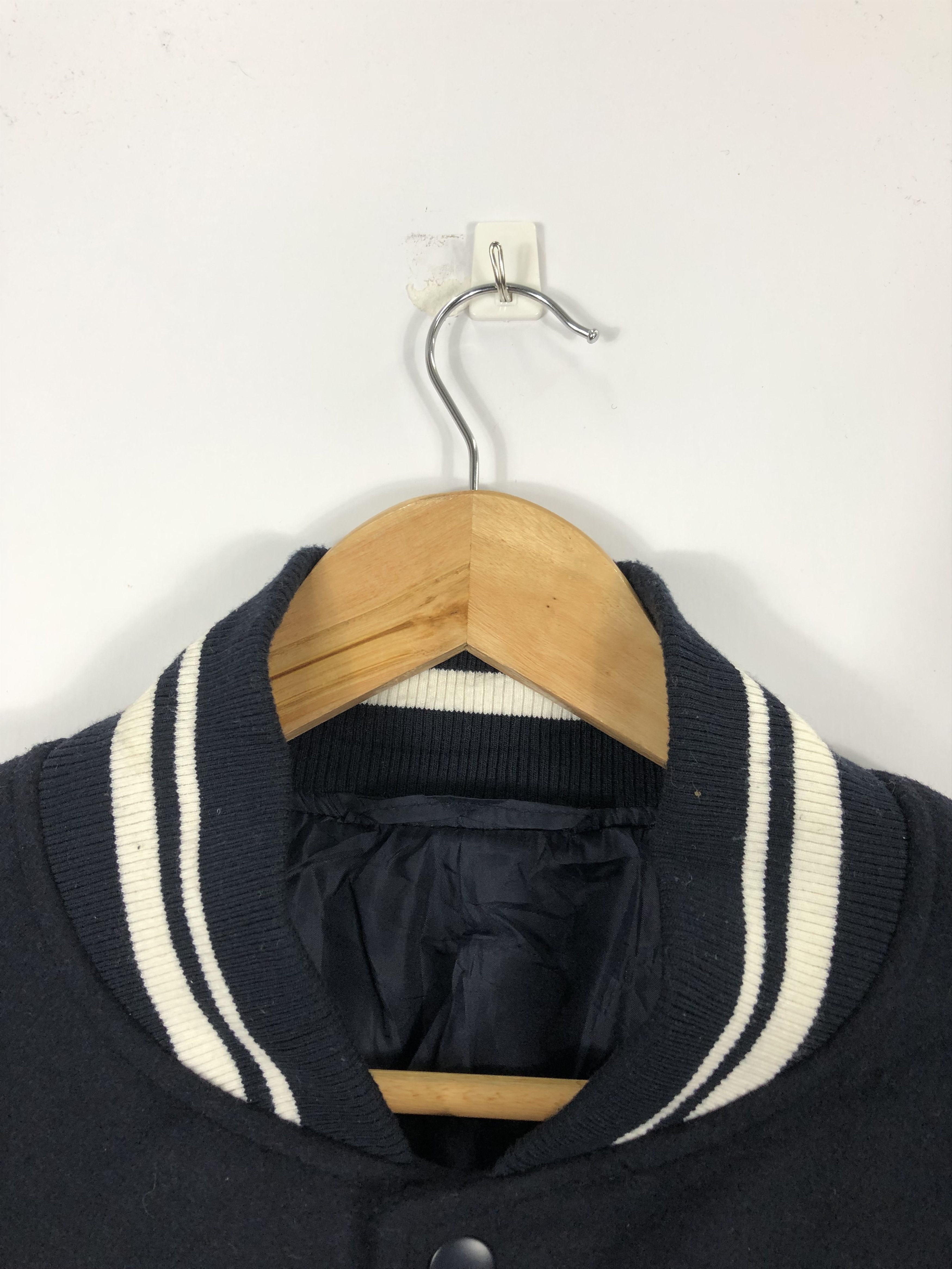 Japanese Brand Vintage G.U Varsity Jacket Synthetic Leather V0168 Size US XL / EU 56 / 4 - 7 Thumbnail