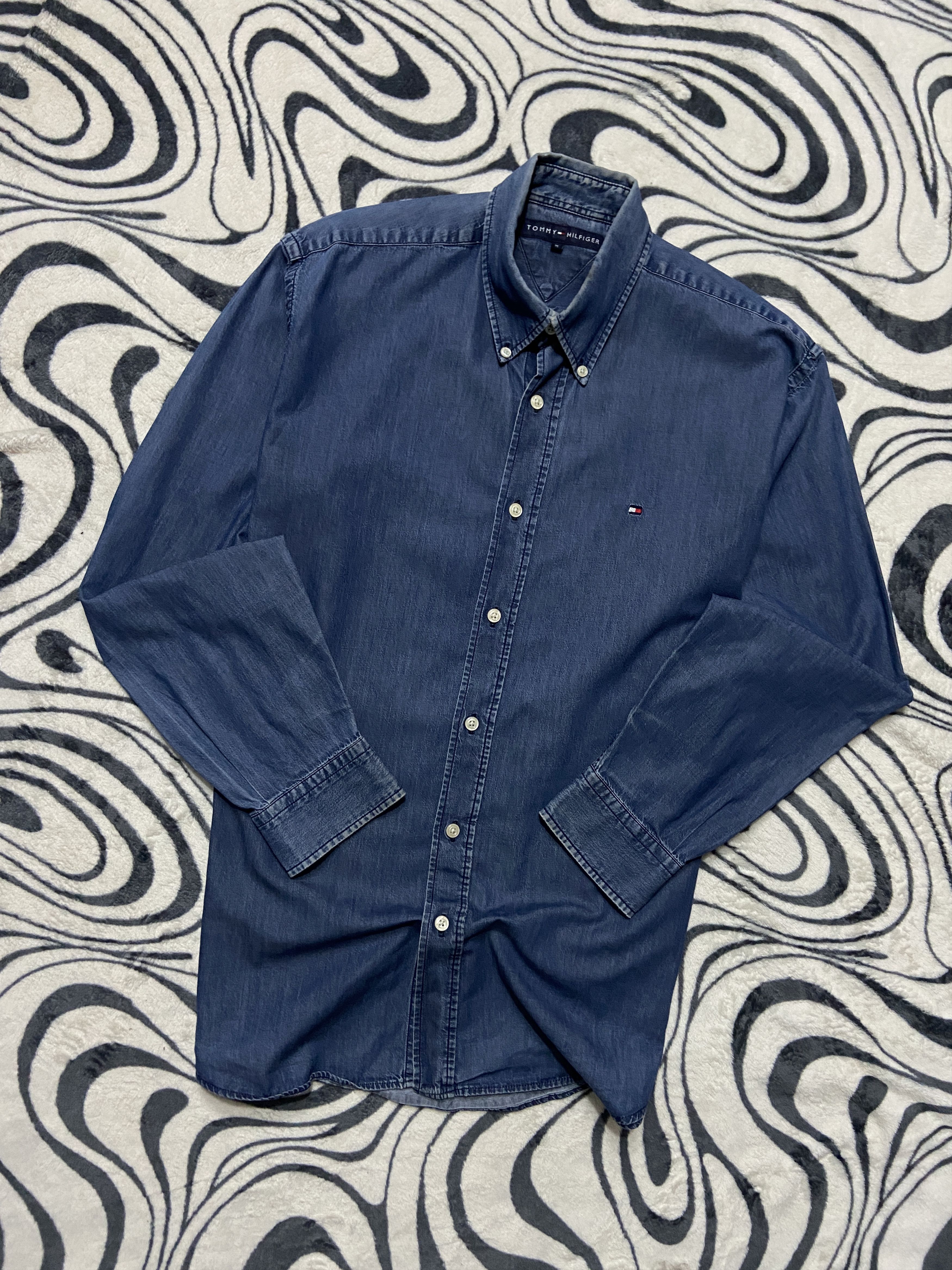 Tommy Hilfiger × Vintage Tommy Hilfiger Mens Denim Shirt Size US XL / EU 56 / 4 - 1 Thumbnail