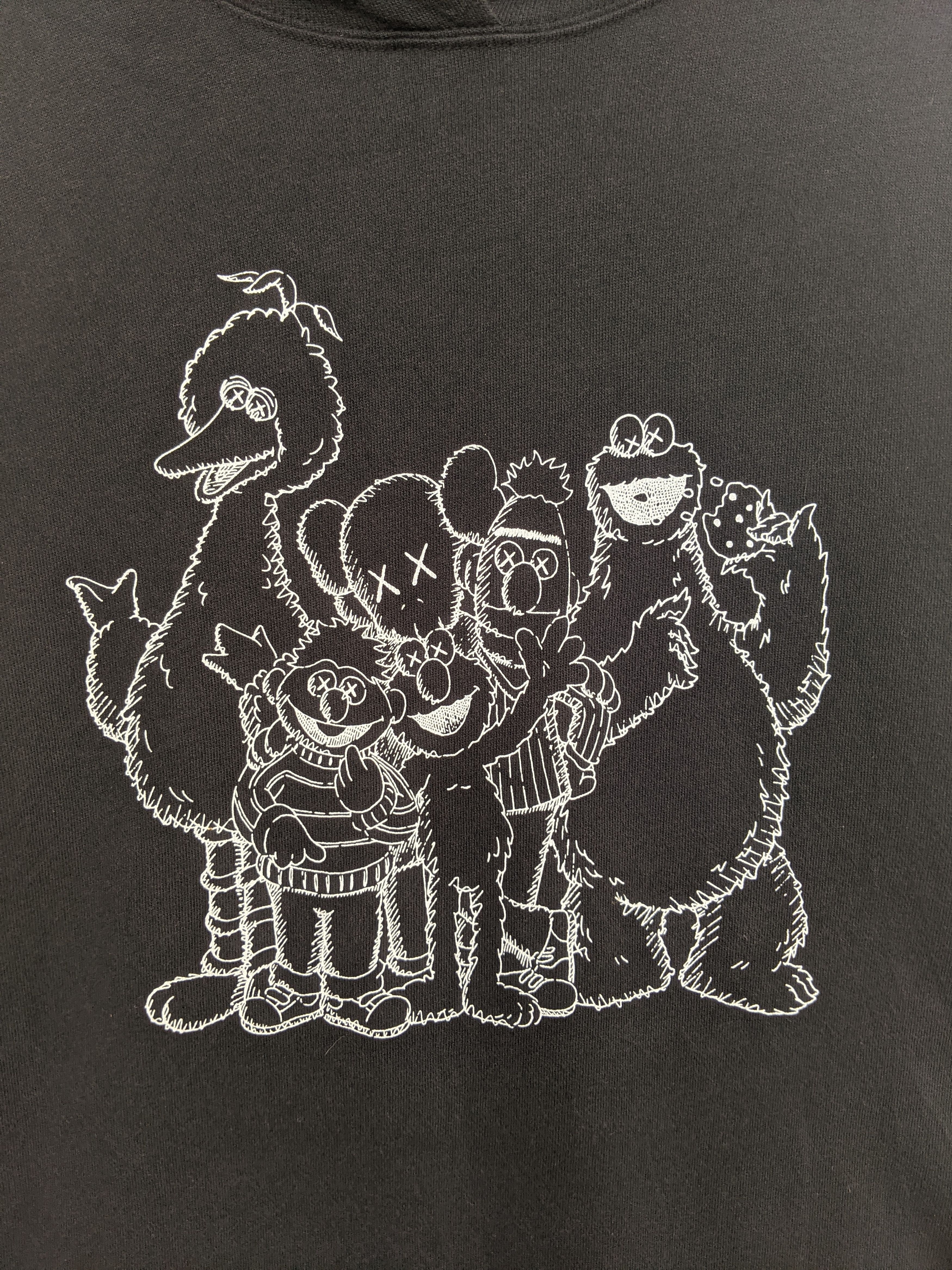 Kaws × Uniqlo Uniqlo Sesame Street x Kaws Hoodie Size US L / EU 52-54 / 3 - 3 Thumbnail