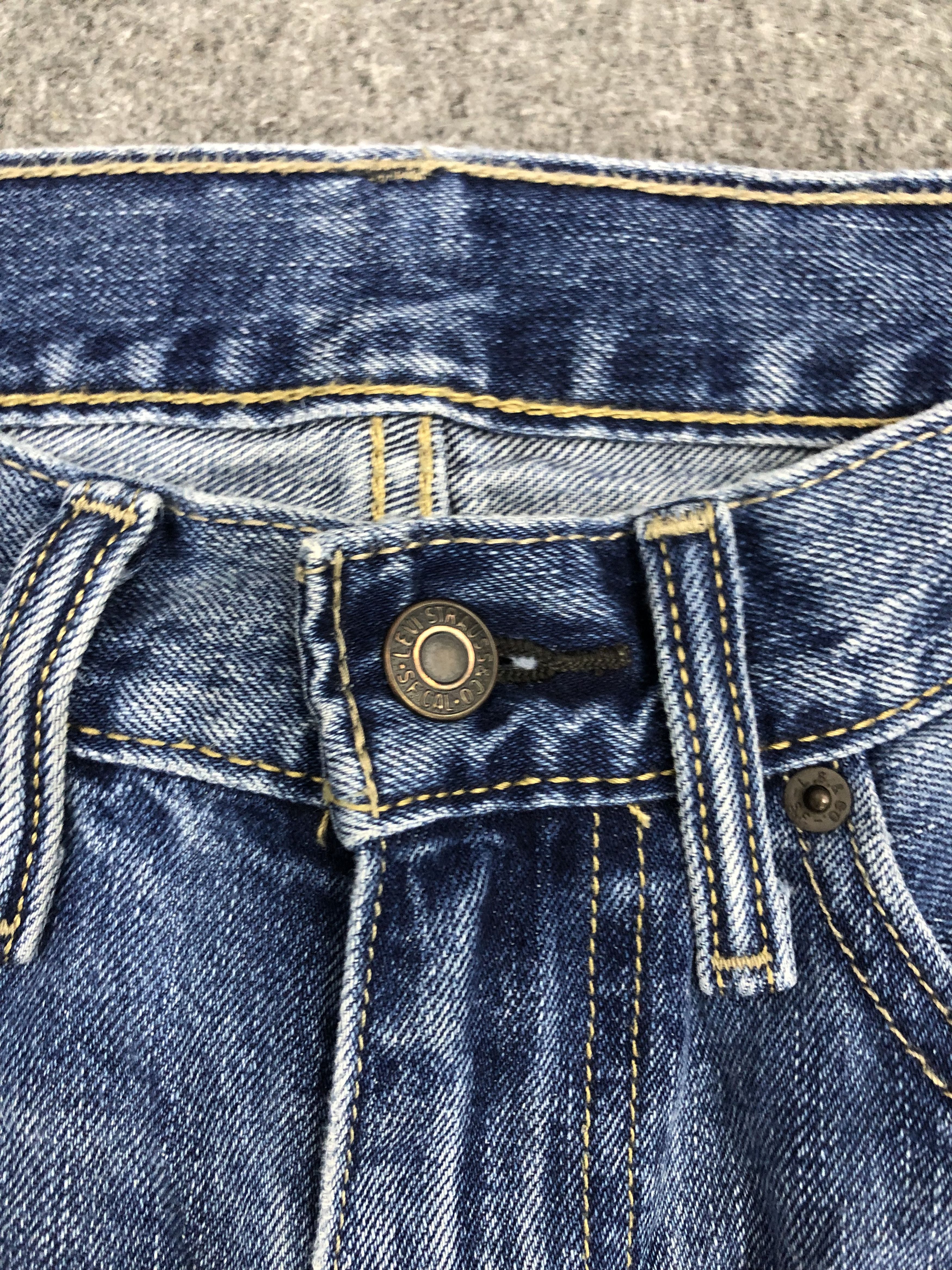 Levi's Vintage Levis 514 Light Wash Denim DP1199 Size US 31 - 8 Thumbnail