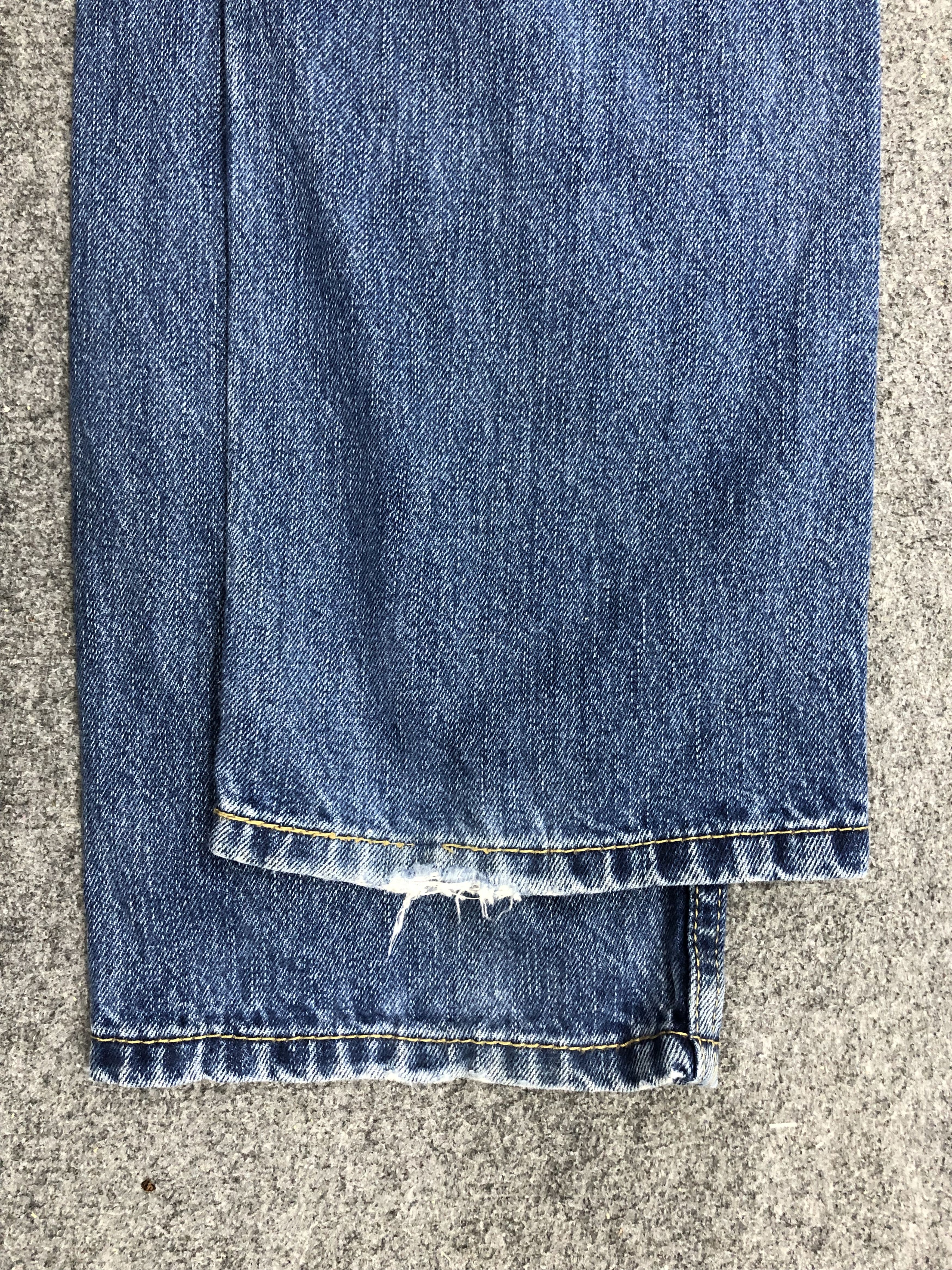 Levi's Vintage Levis 514 Light Wash Denim DP1199 Size US 31 - 13 Thumbnail