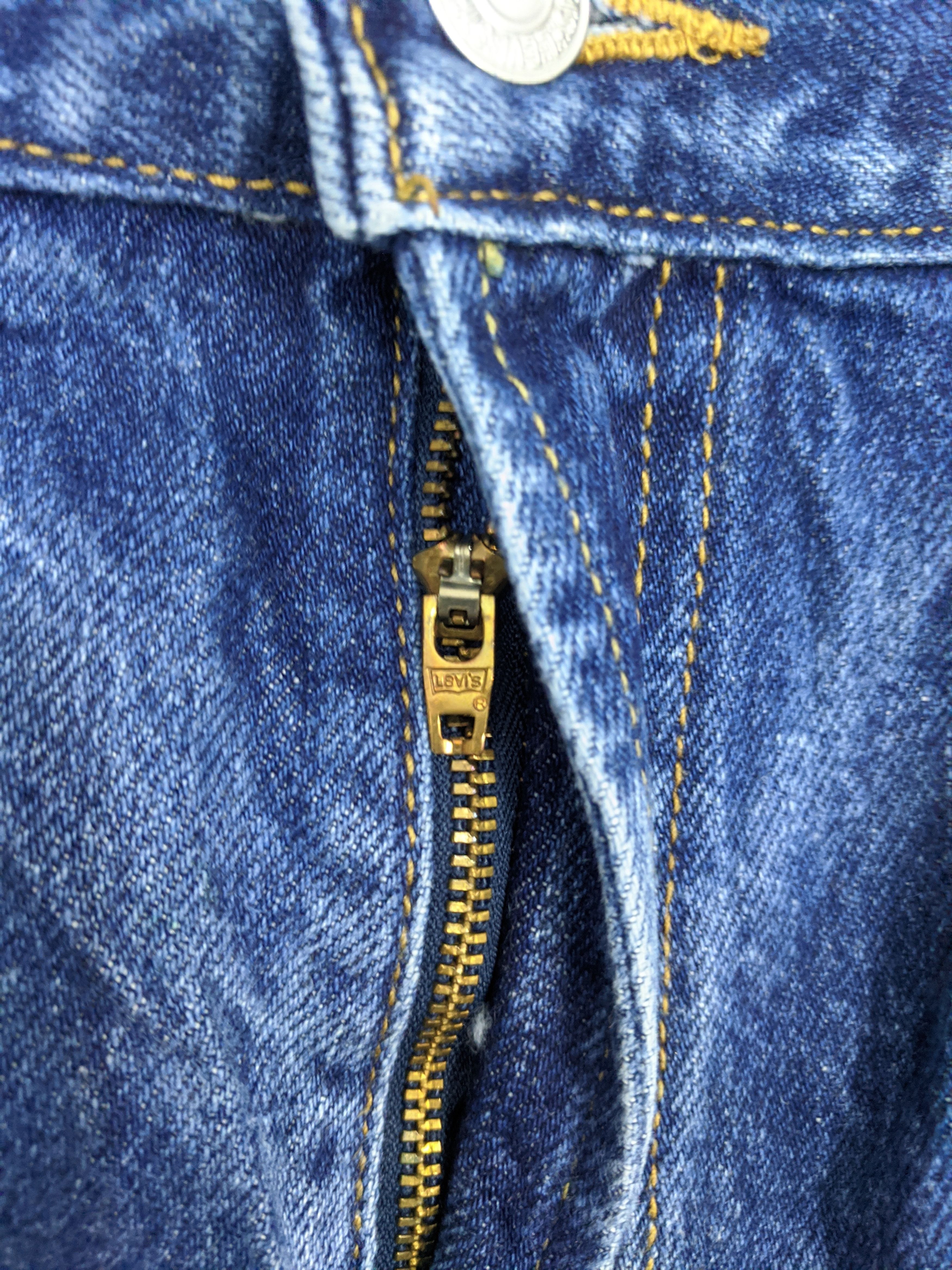 Levi's Vintage Levis 550 Jeans DP0866 Size US 31 - 11 Thumbnail