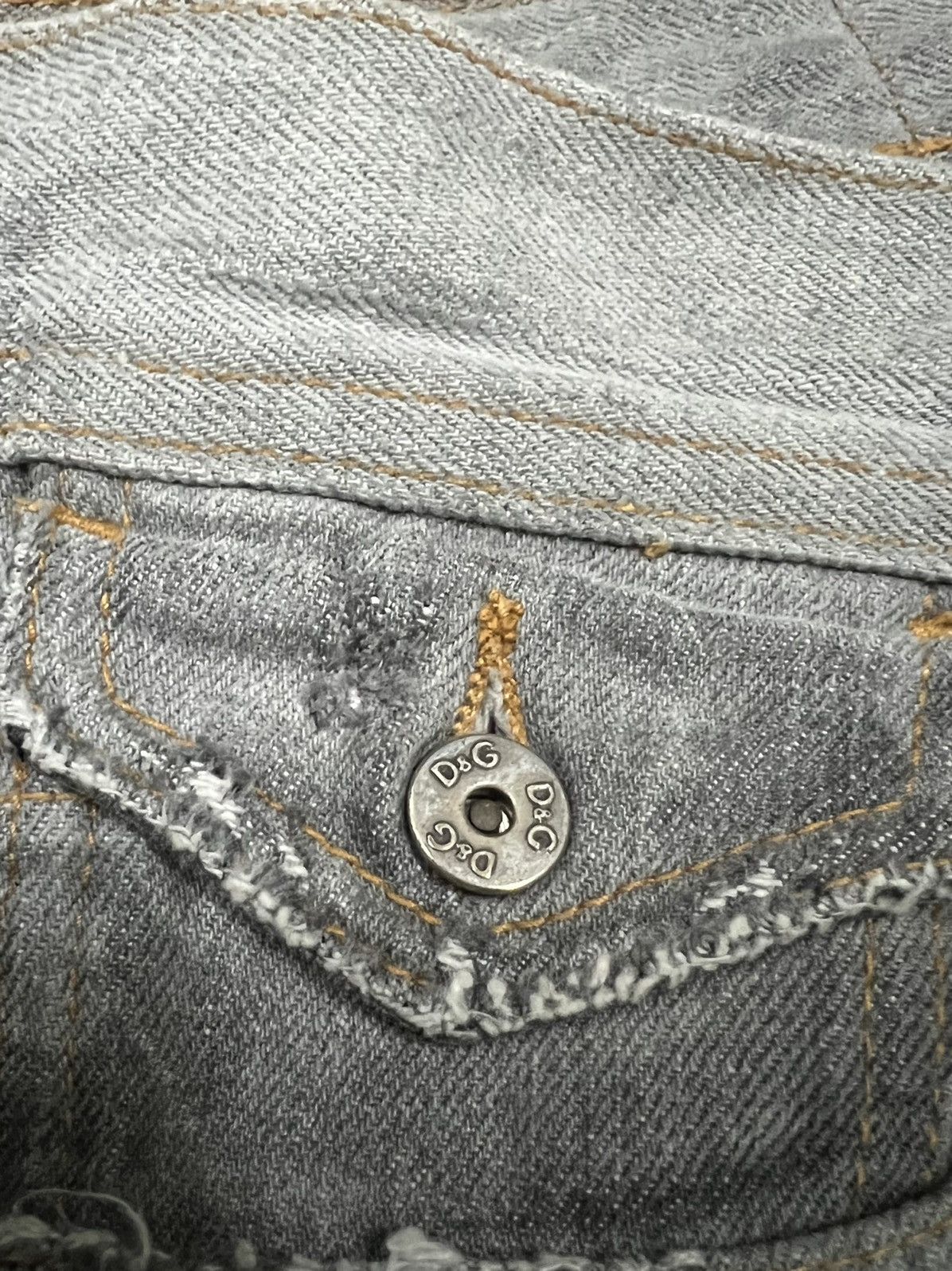 Dolce & Gabbana VTG DISTRESSED DENIM DOLCE & GABBANA WITH LEATHER TAG Size US 33 - 16 Thumbnail