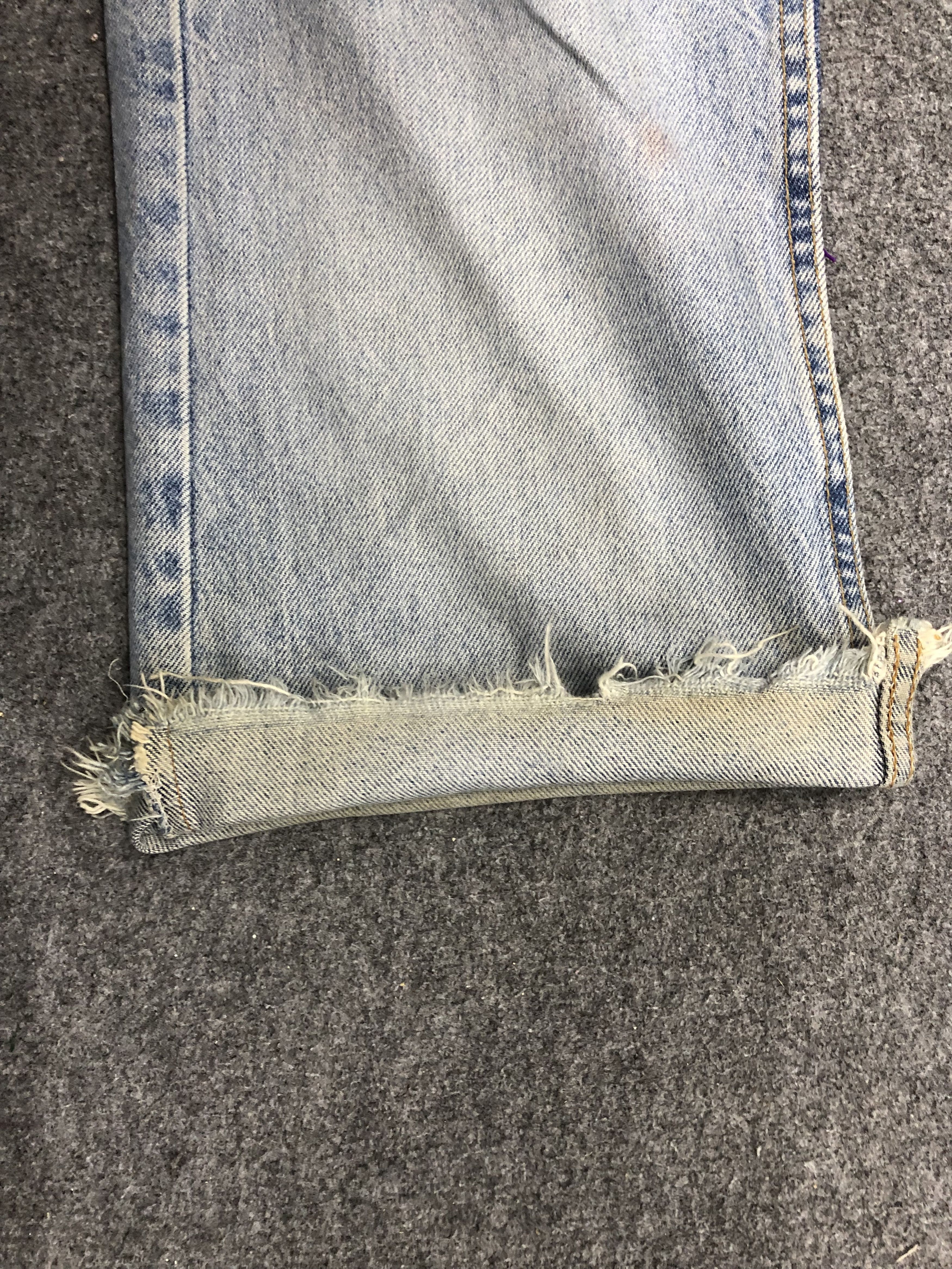 Levi's Vintage Levis 565 Light Blue Jeans DP1257 Size US 31 - 11 Thumbnail
