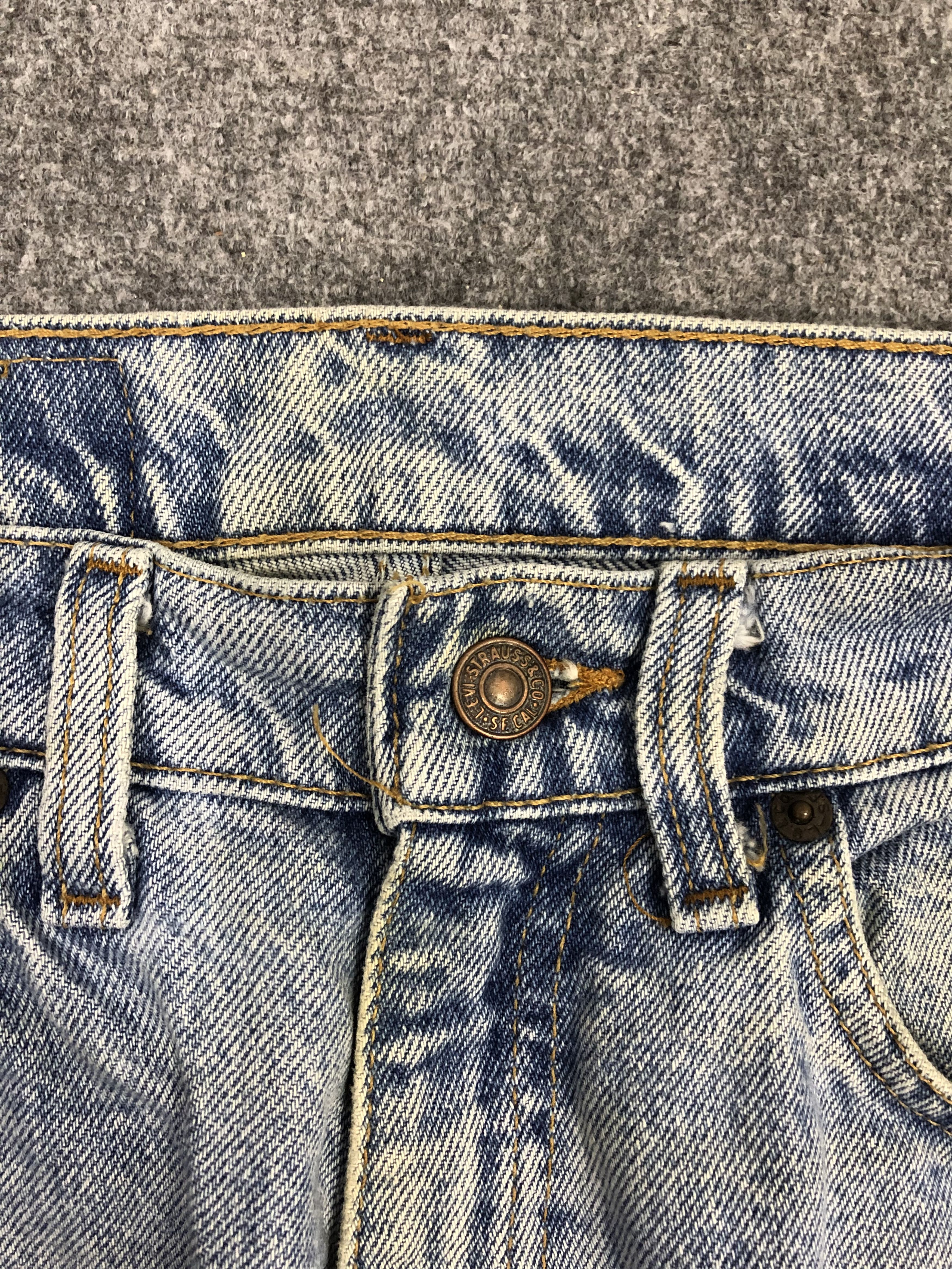 Levi's Vintage Levis 565 Light Blue Jeans DP1257 Size US 31 - 9 Thumbnail