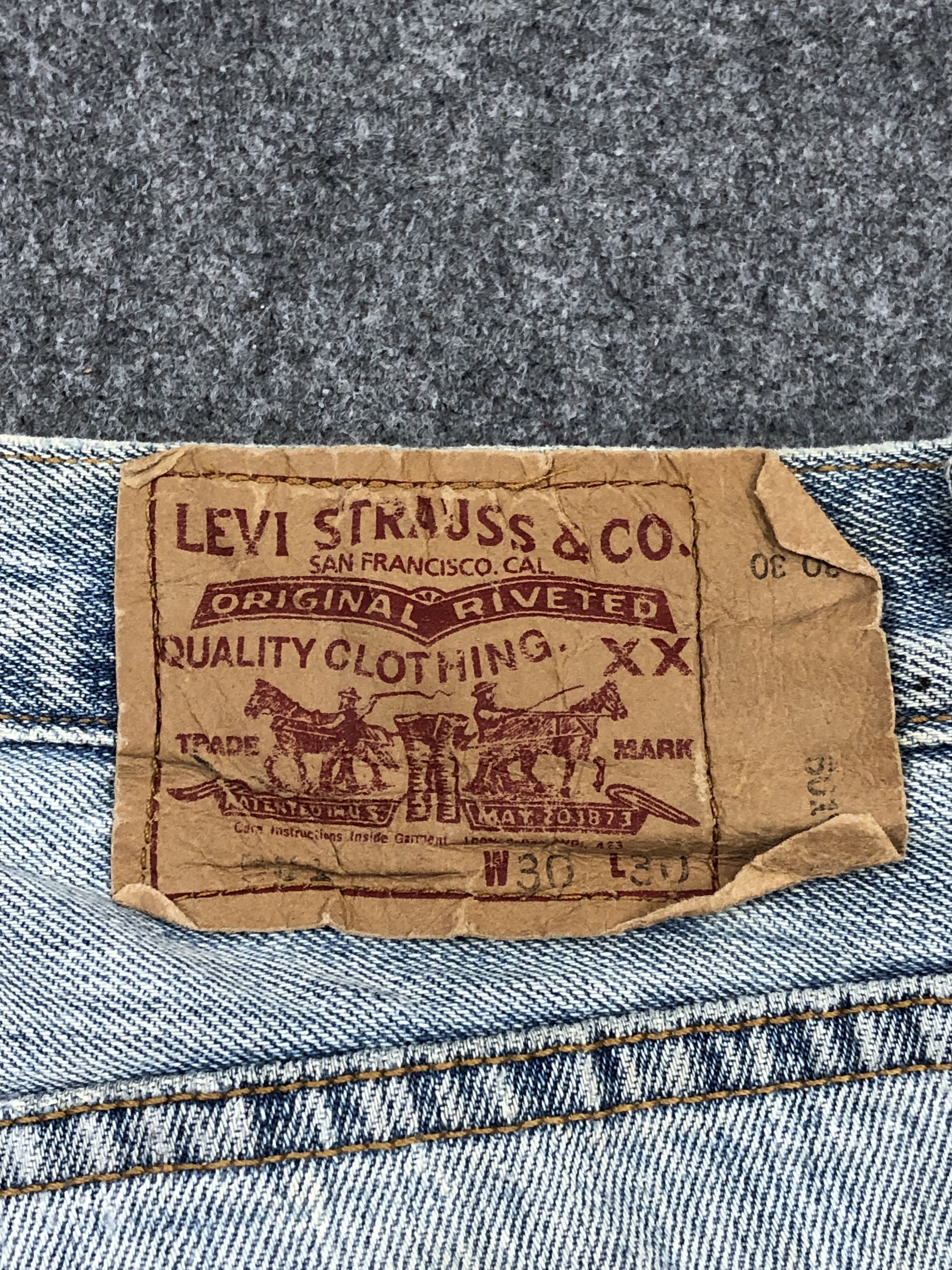 Levi's Vintage Levis 501 Light Wash Jeans DP1551 Size US 31 - 5 Thumbnail