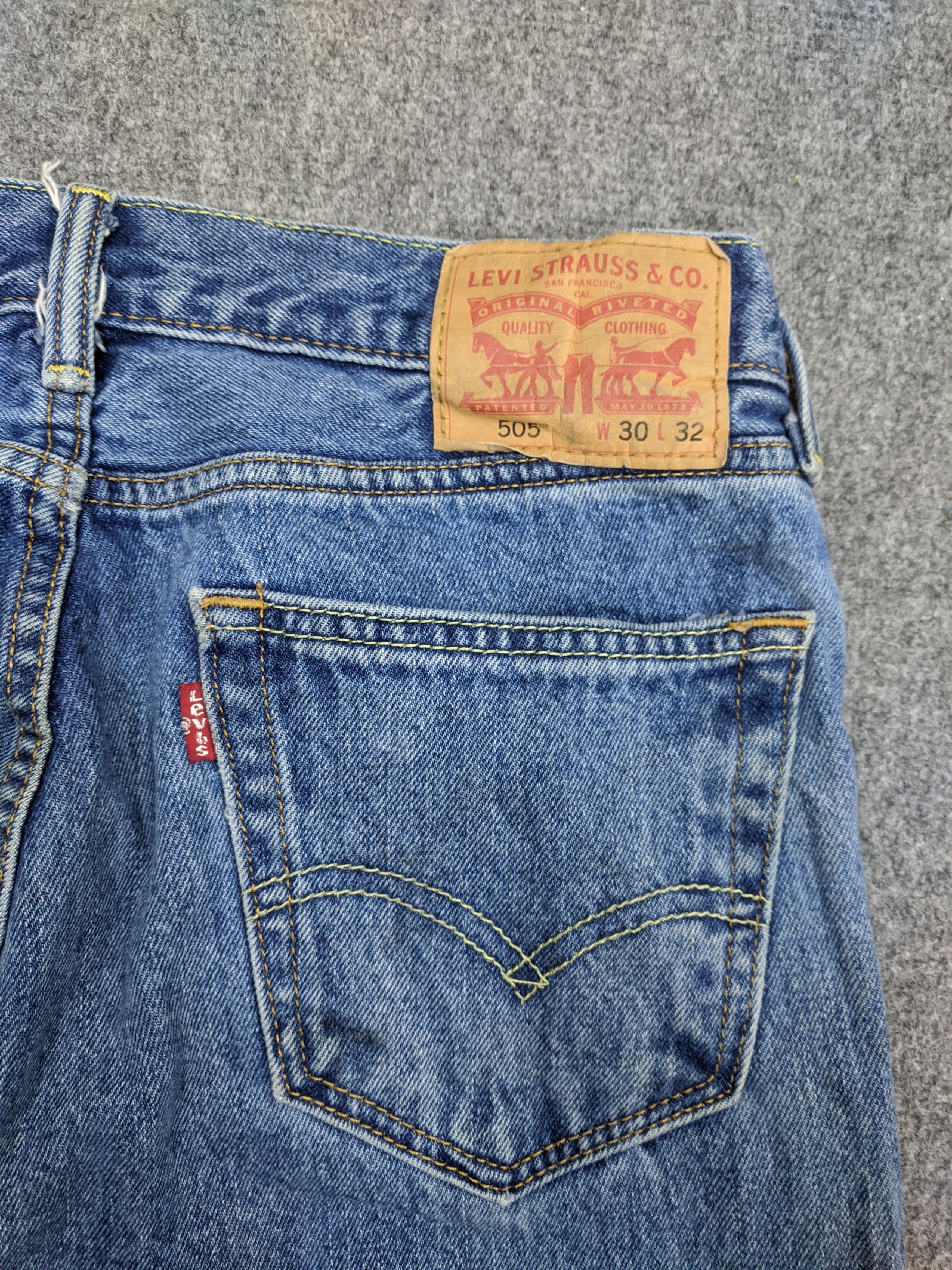 Levi's Vintage Levis 505 Light Wash Jeans DP0720 Size US 31 - 14 Thumbnail