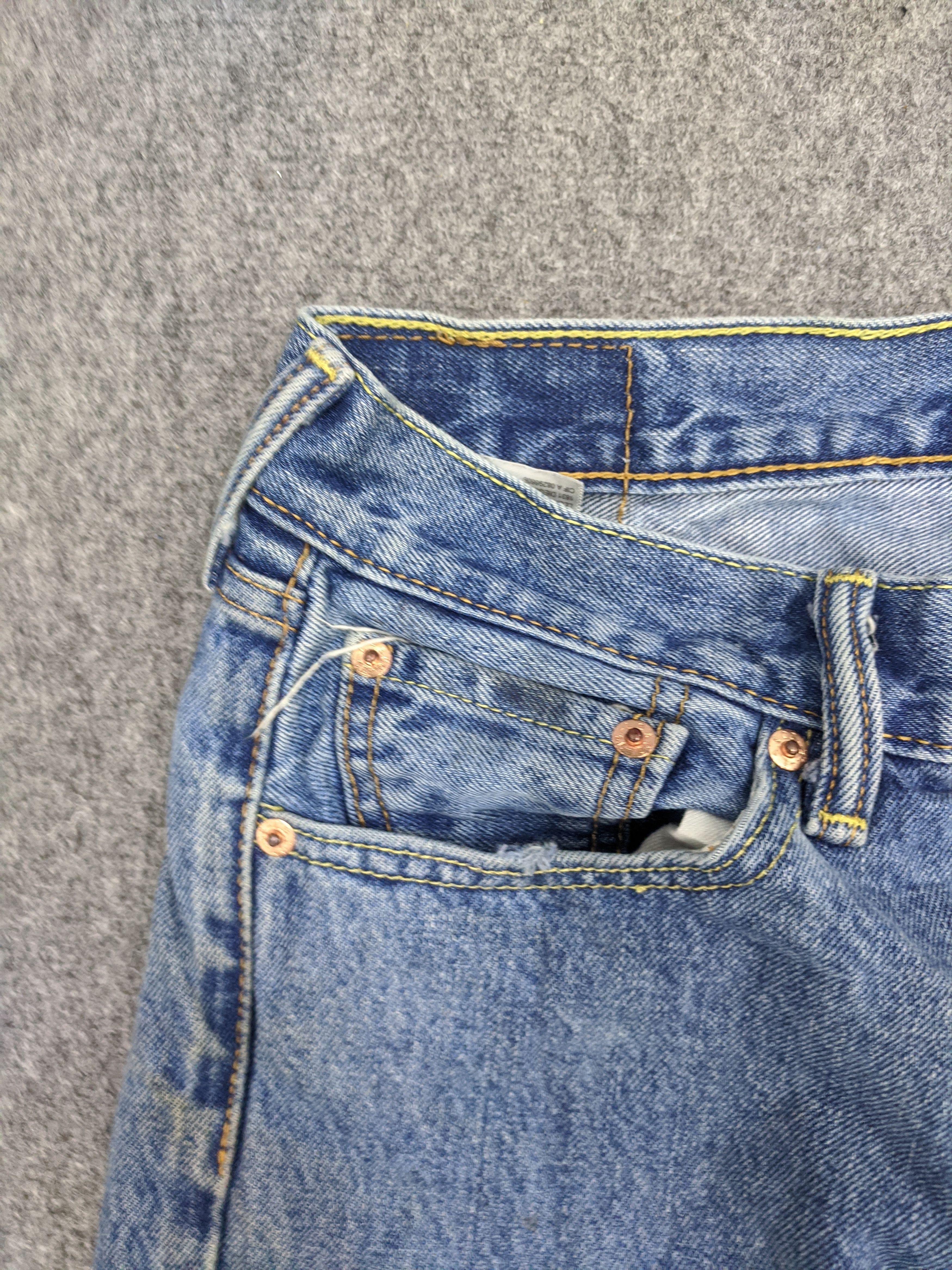 Levi's Vintage Levis 505 Light Wash Jeans DP0720 Size US 31 - 10 Thumbnail