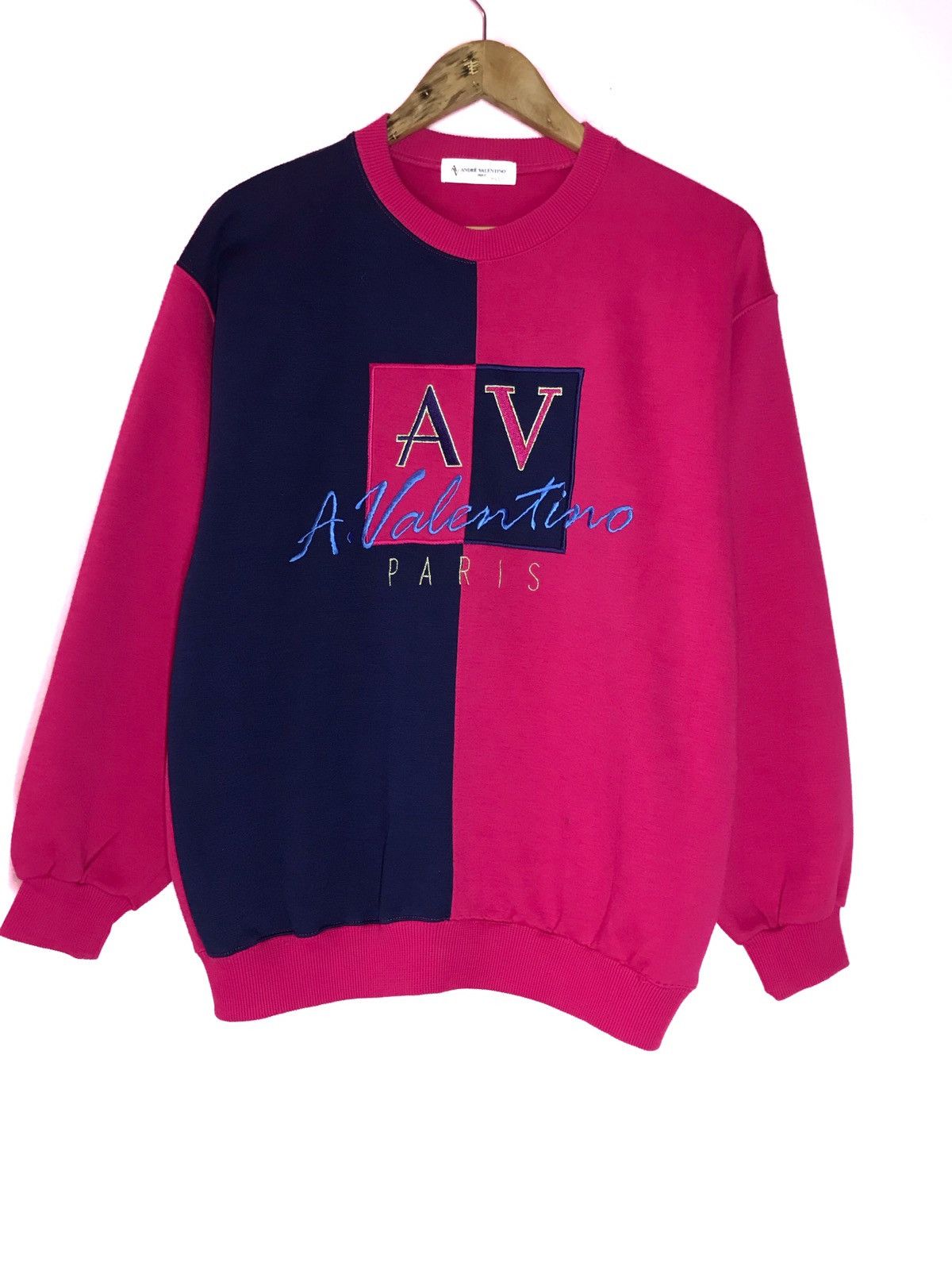 Vintage Vintage Andre Valentino Paris Sweatshirts Size US L / EU 52-54 / 3 - 1 Thumbnail