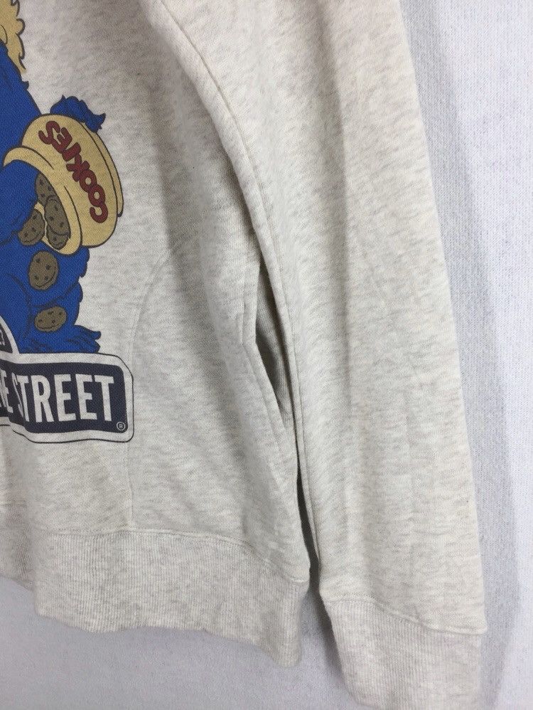 Uniqlo Uniqlo X Sesame Street Hoodies Size US L / EU 52-54 / 3 - 3 Thumbnail