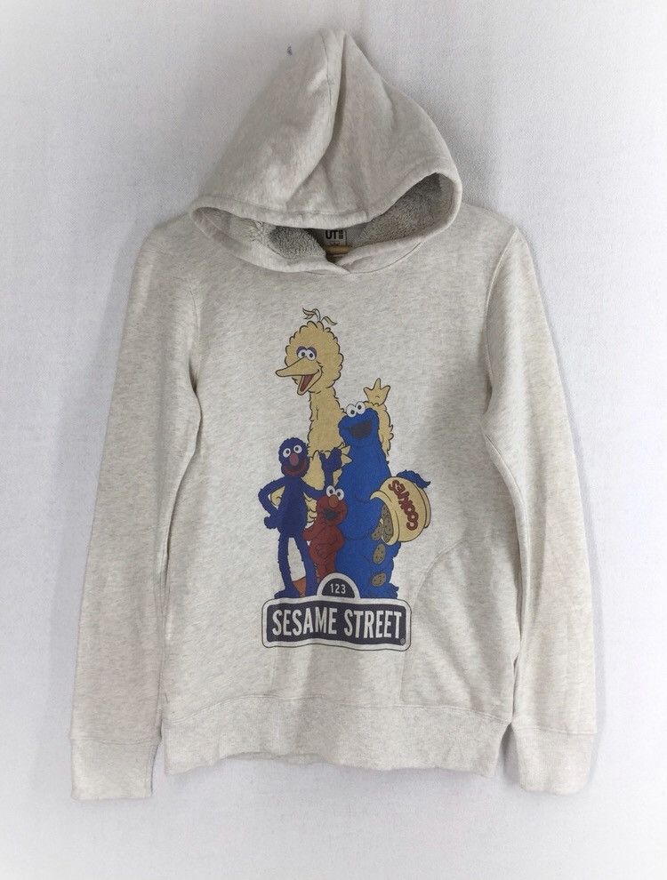 Uniqlo Uniqlo X Sesame Street Hoodies Size US L / EU 52-54 / 3 - 1 Thumbnail