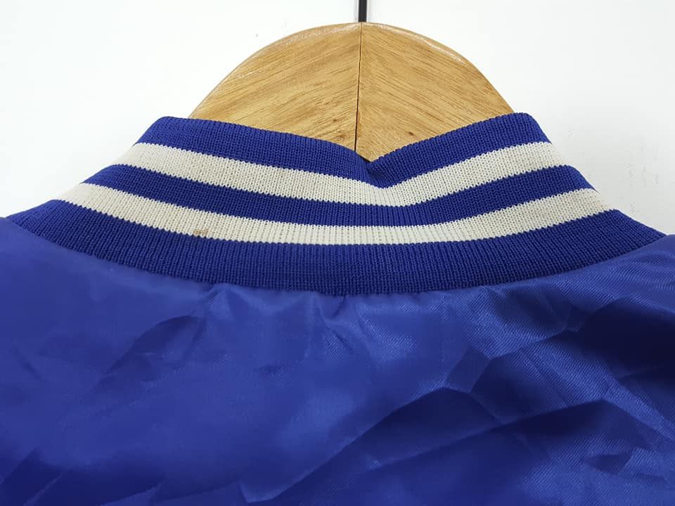 MLB × Swingster × Vintage VTG. MLB KANSAS CITY ROYALS NYLON QUILTED SNAP BUTTON Size US XL / EU 56 / 4 - 11 Thumbnail
