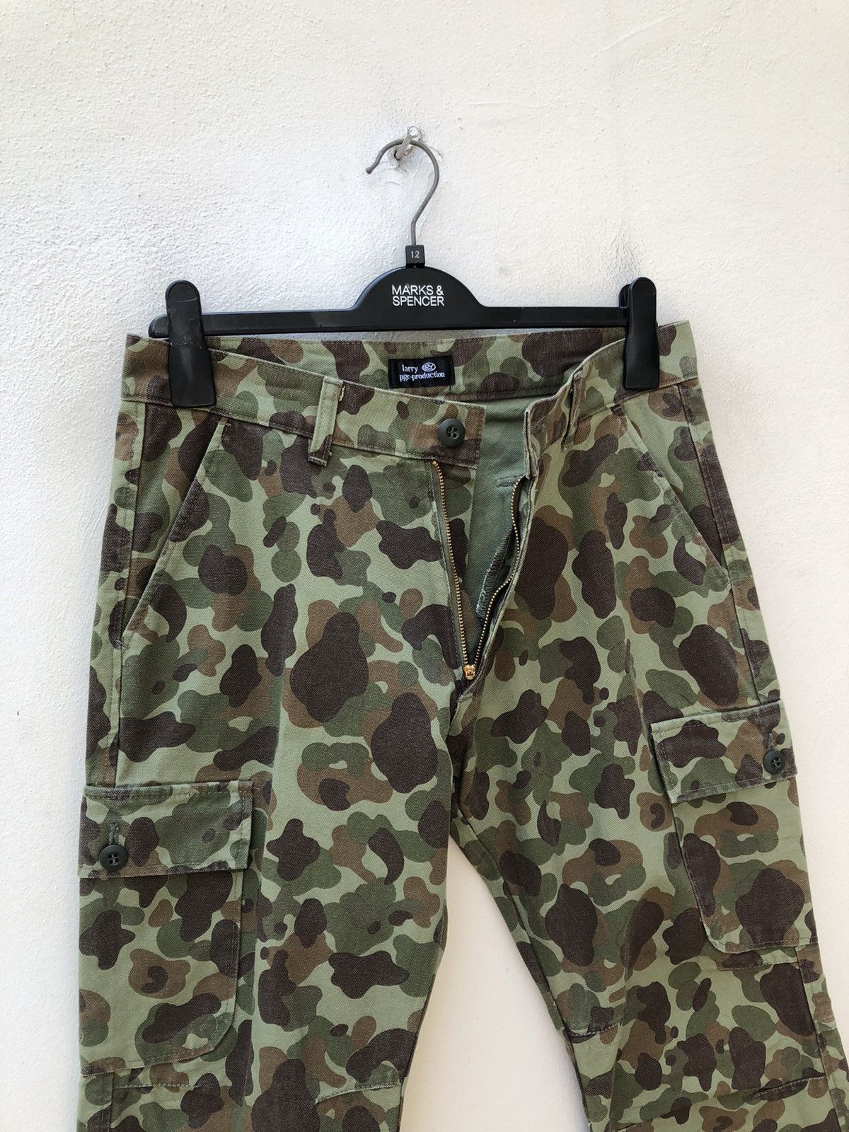 Vintage Vintage Larry Pgc Japan Camouflage Flare Cargo Trouser Size US 31 - 8 Thumbnail