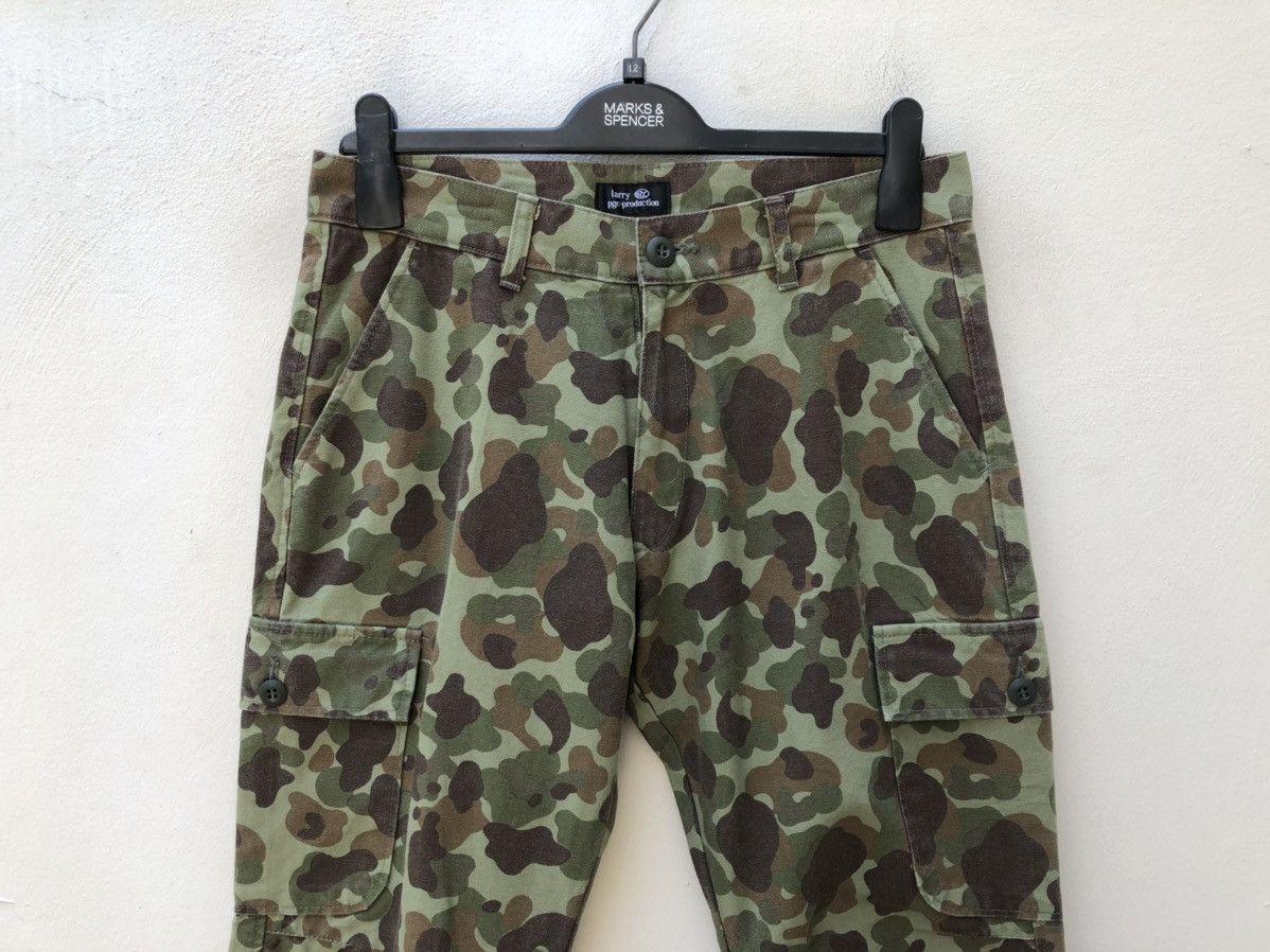 Vintage Vintage Larry Pgc Japan Camouflage Flare Cargo Trouser Size US 31 - 7 Thumbnail