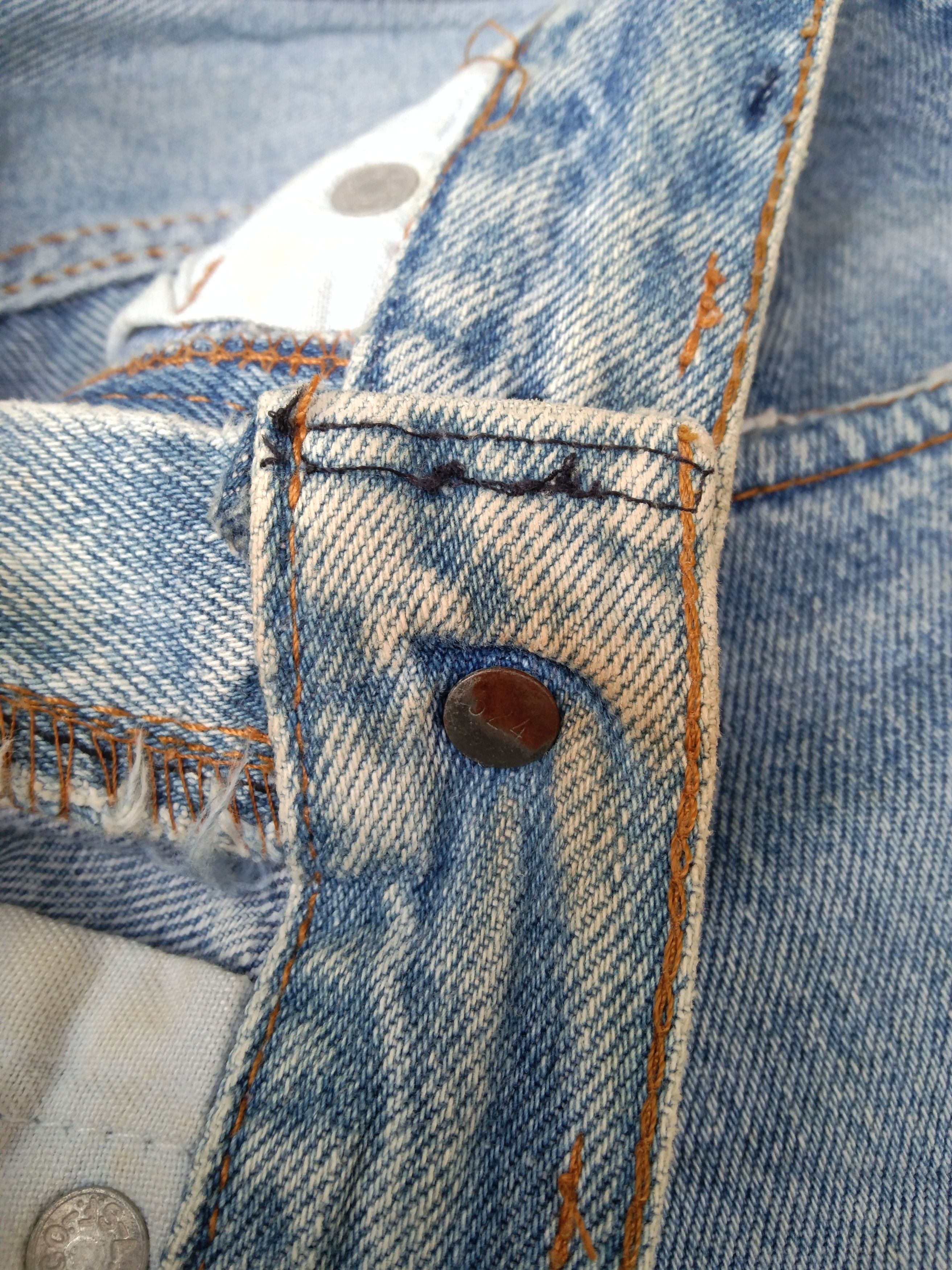 Levi's 80s Vintage Levi's 501 Made In USA Distressed Jeans 28x31 Size US 28 / EU 44 - 14 Thumbnail