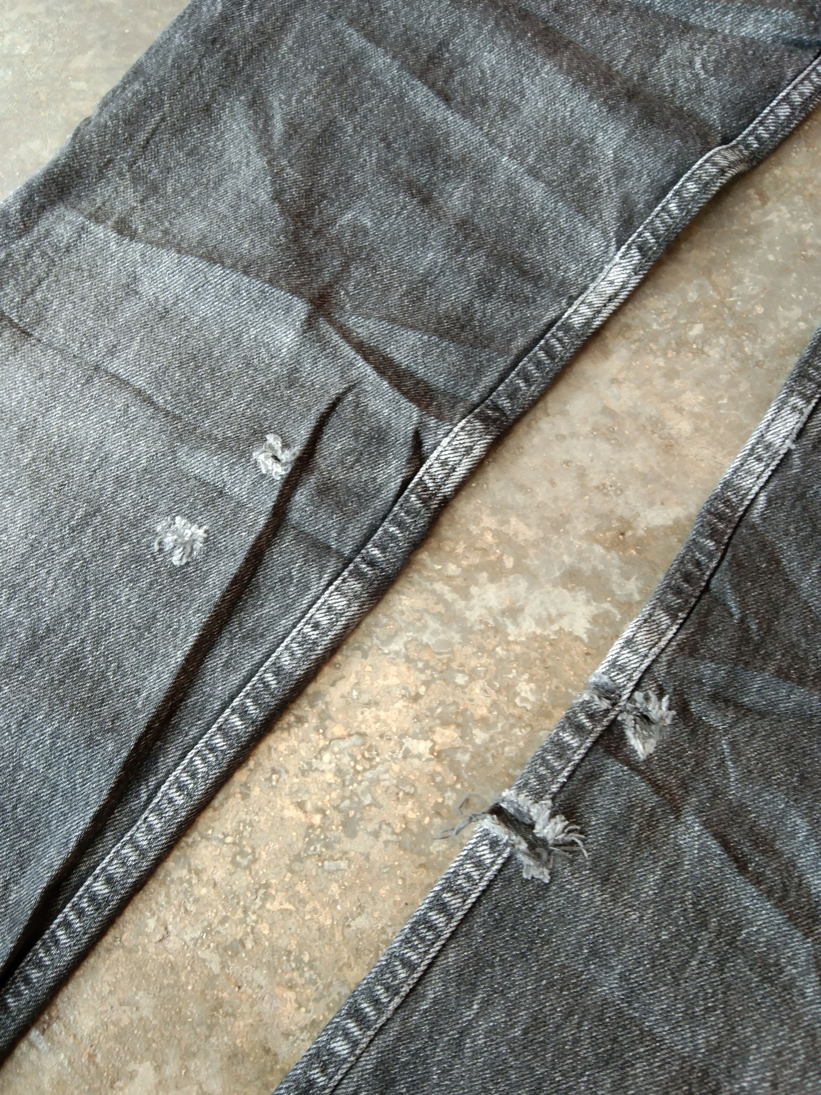 Levi's 90s Vintage Levi's 501 Faded Black Distressed Jeans 28x31 Size US 28 / EU 44 - 5 Thumbnail