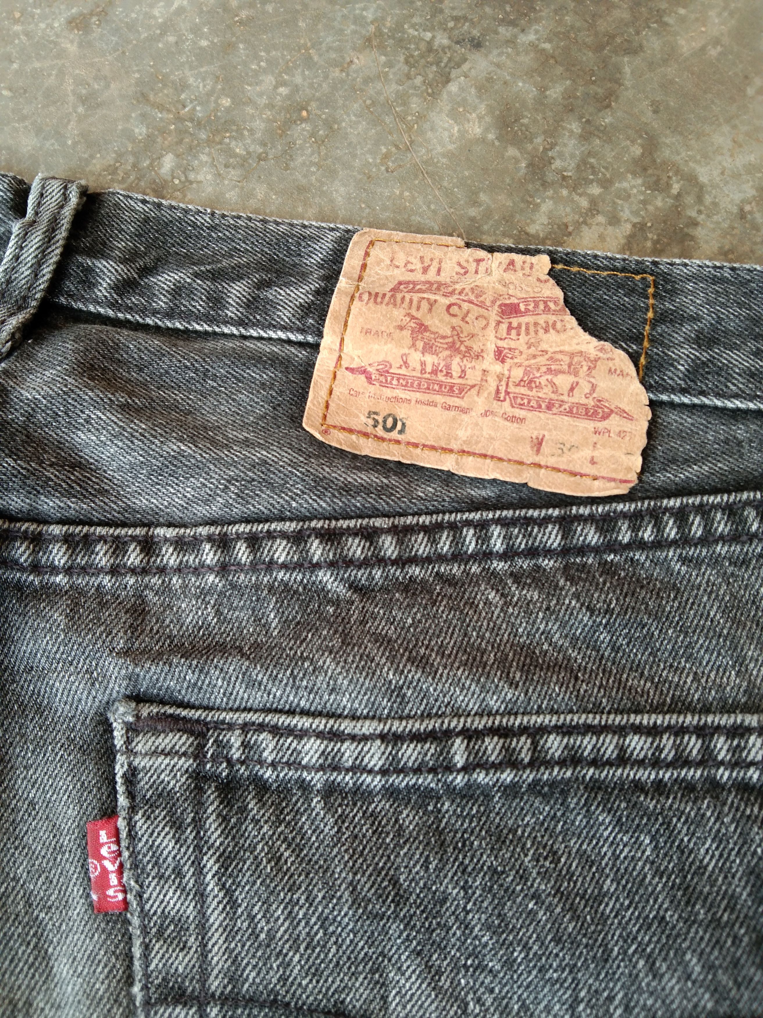 Levi's 90s Vintage Levi's 501 Faded Black Distressed Jeans 28x31 Size US 28 / EU 44 - 3 Thumbnail