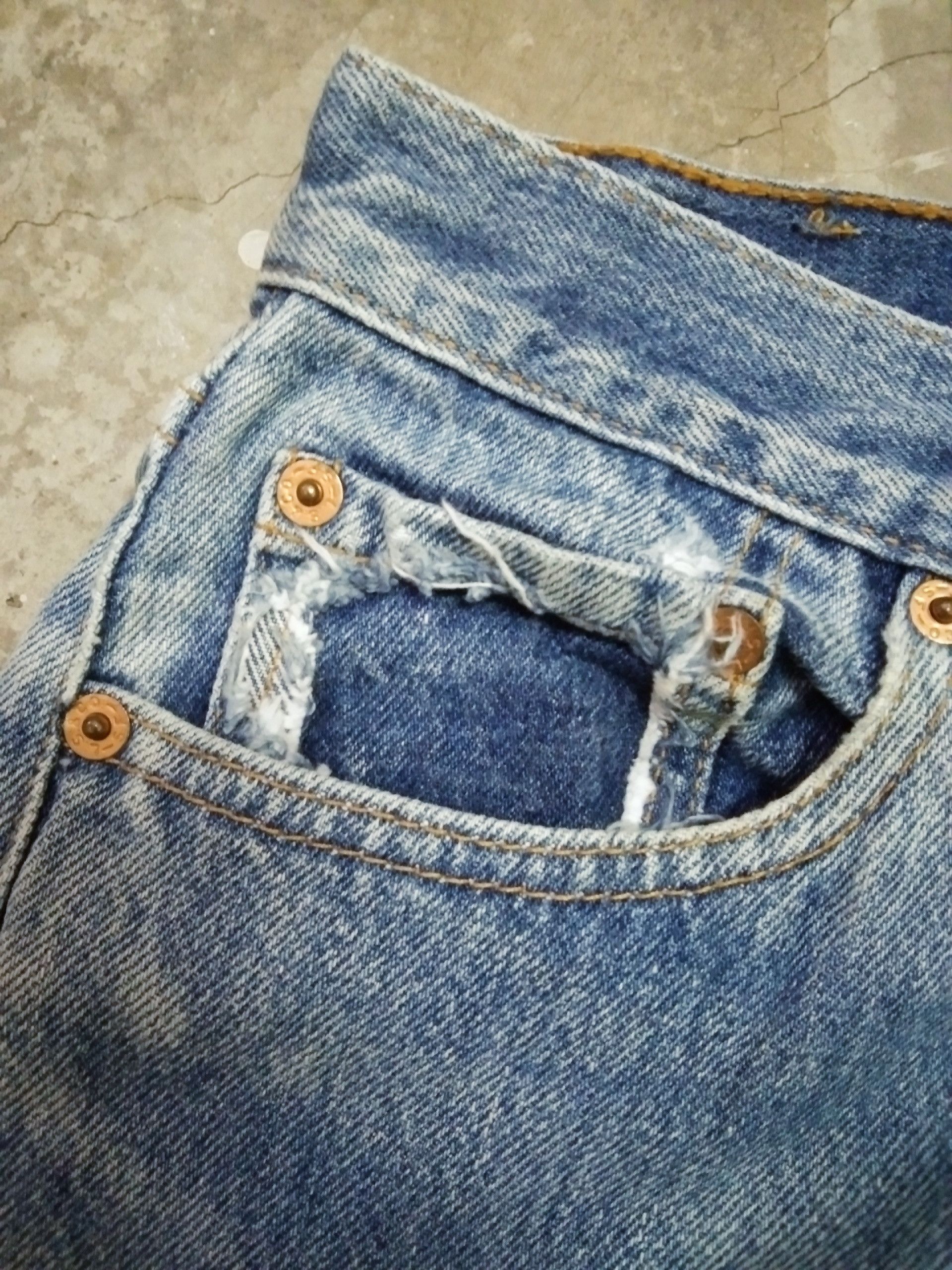 Levi's 90s Vintage Levi's 501 Made In USA Distressed Jeans 27x28 Size US 27 - 9 Thumbnail
