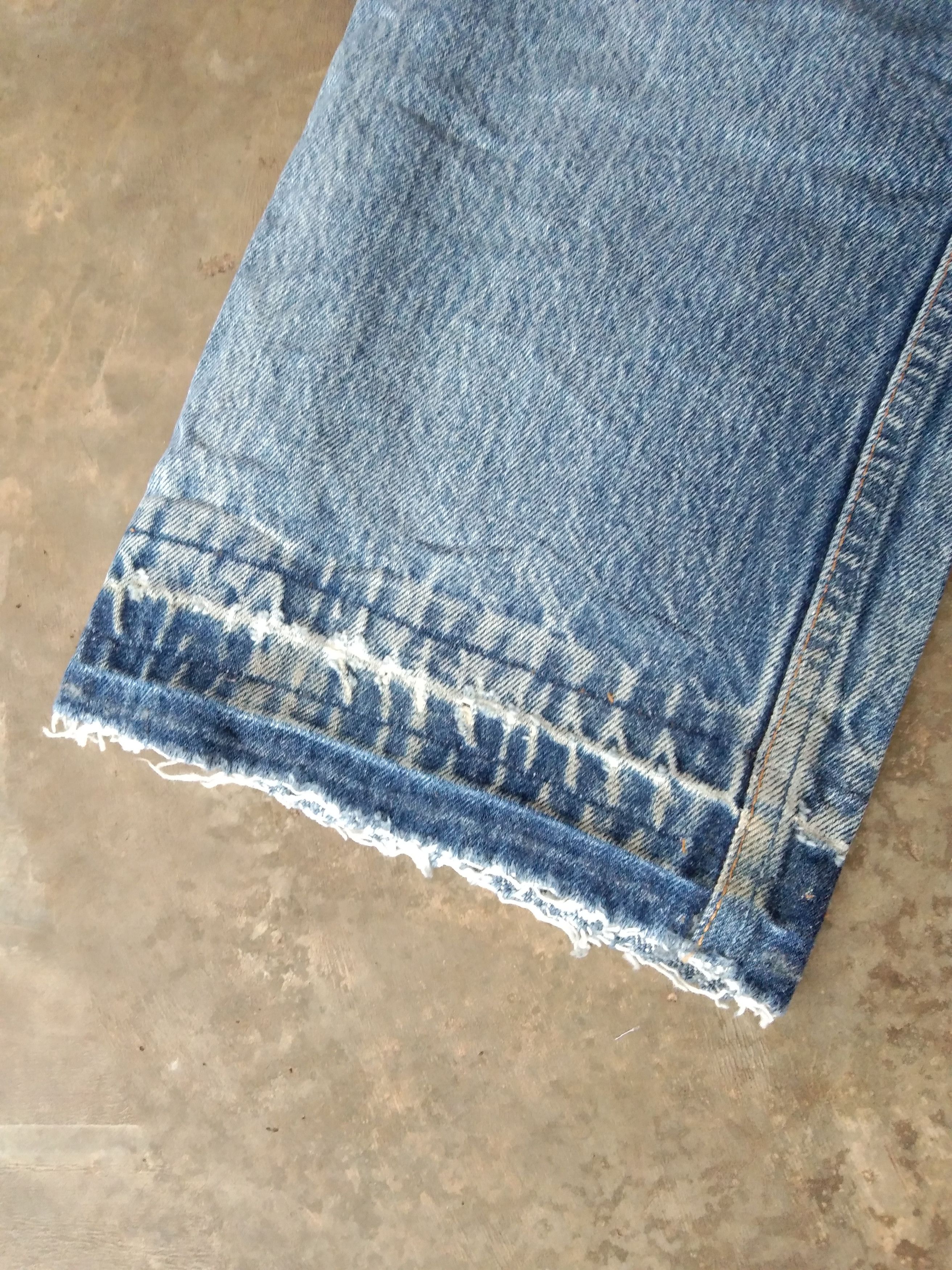 Levi's 90s Vintage Levi's 501 xx Made In USA Distressed Jeans 34x28 Size US 34 / EU 50 - 7 Thumbnail