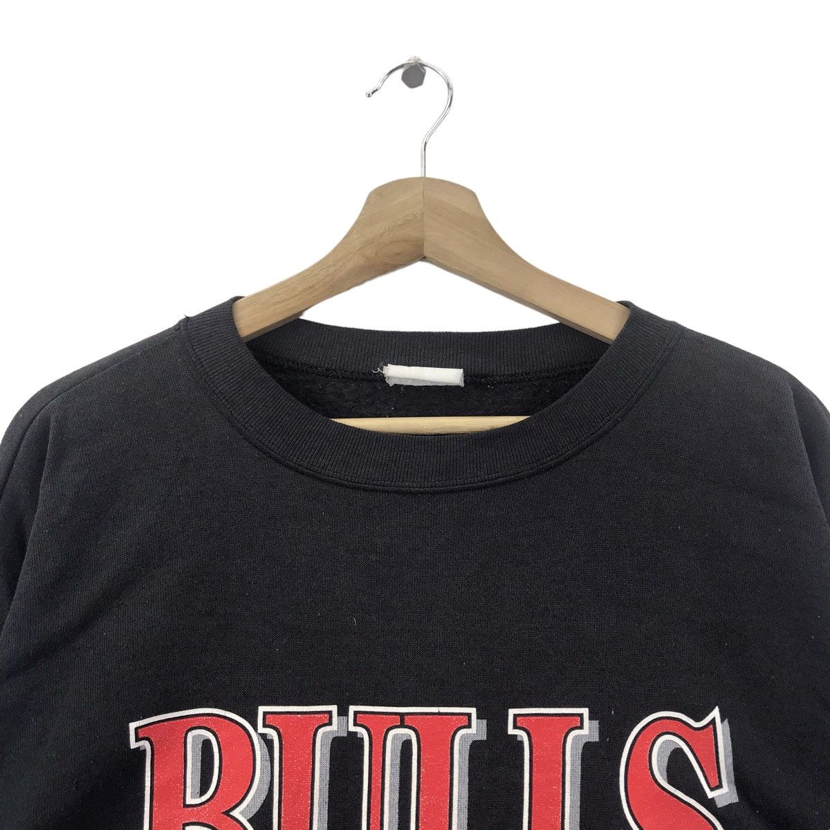 NBA Vintage 90s CHICAGO BULLS BASKETBALL Nba Black Sweatshirt Size US M / EU 48-50 / 2 - 2 Thumbnail