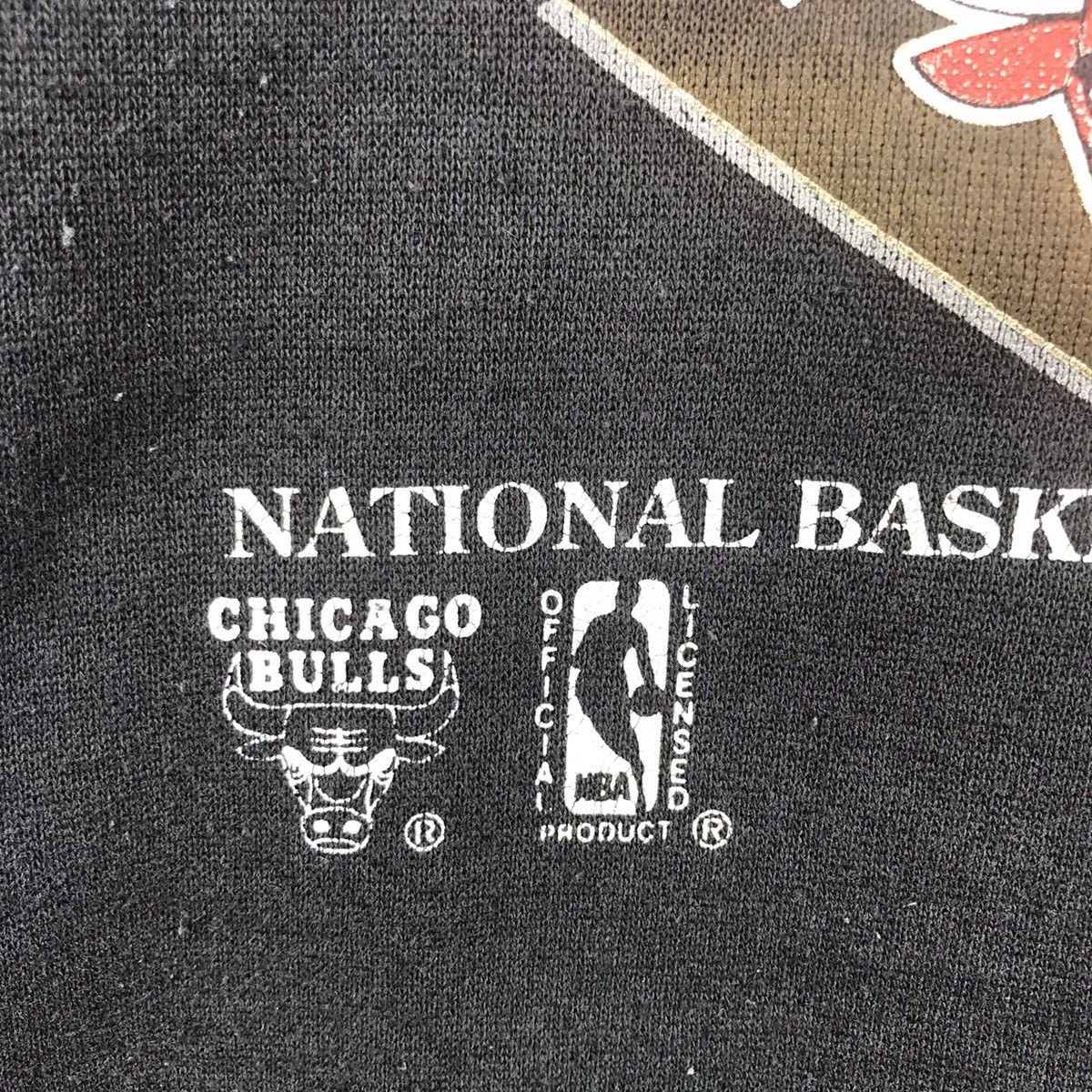 NBA Vintage 90s CHICAGO BULLS BASKETBALL Nba Black Sweatshirt Size US M / EU 48-50 / 2 - 4 Thumbnail