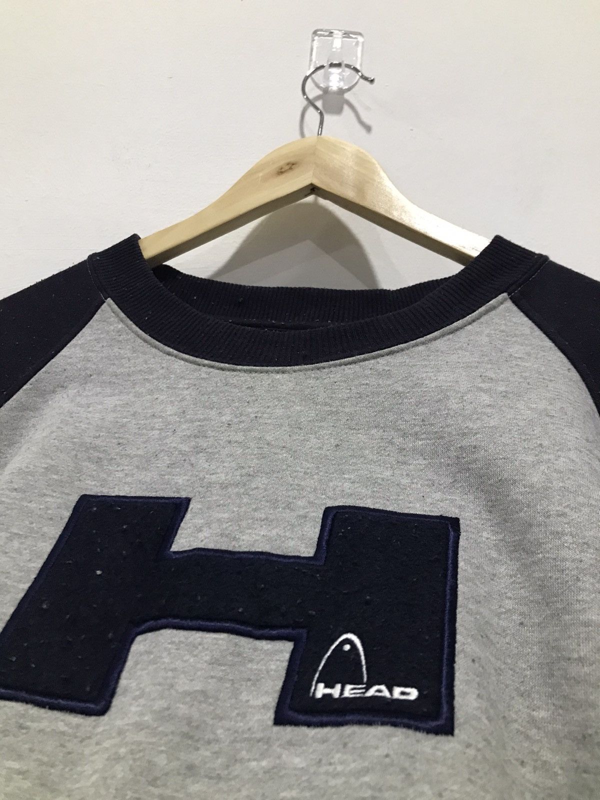 Japanese Brand Vintage Head embroidered Big Logo Sweatshirt Size US L / EU 52-54 / 3 - 6 Thumbnail