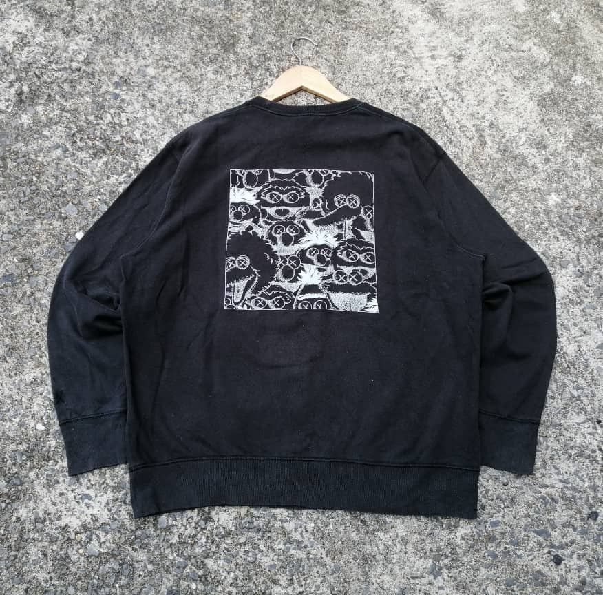 Kaws × Uniqlo Uniqlo Kaws Sesame Street Sweatshirt Size US M / EU 48-50 / 2 - 1 Thumbnail