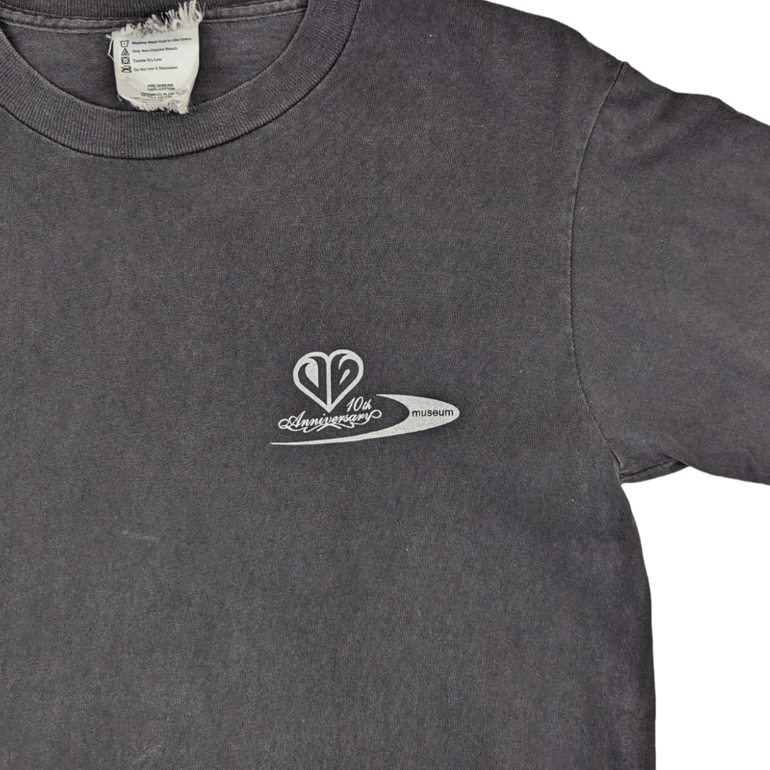 Japanese Brand Vintage 90's MUSEUM 10'th Anniversary T-Shirt Size US S / EU 44-46 / 1 - 5 Thumbnail