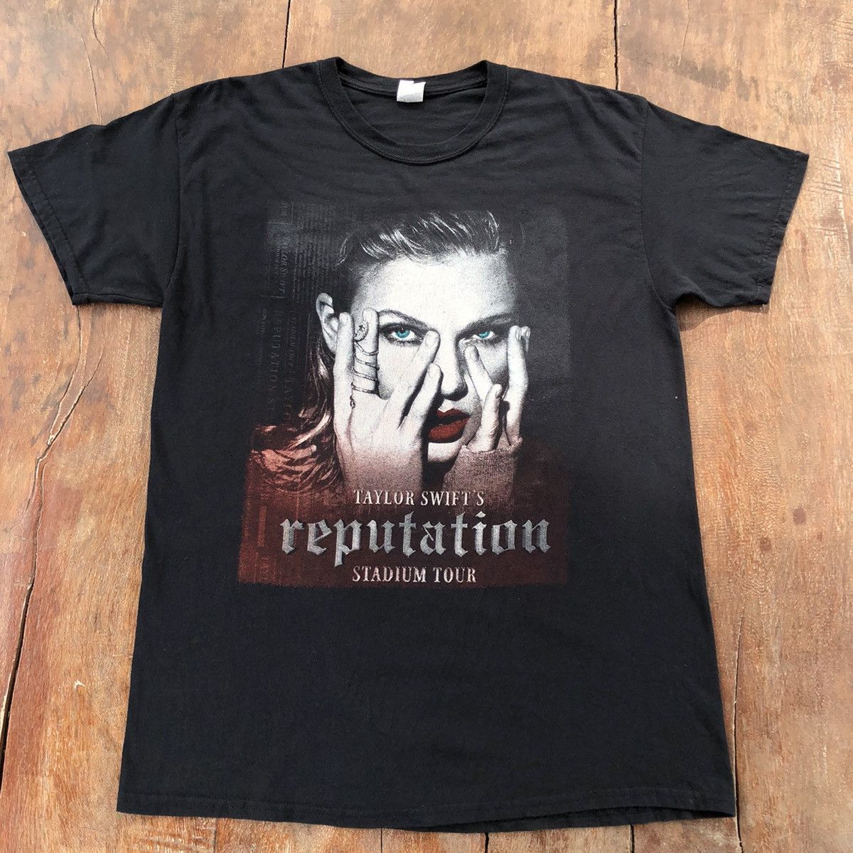 Band Tees Vintage Taylor Swift's Tour T Shirt Size US L / EU 52-54 / 3 - 1 Thumbnail