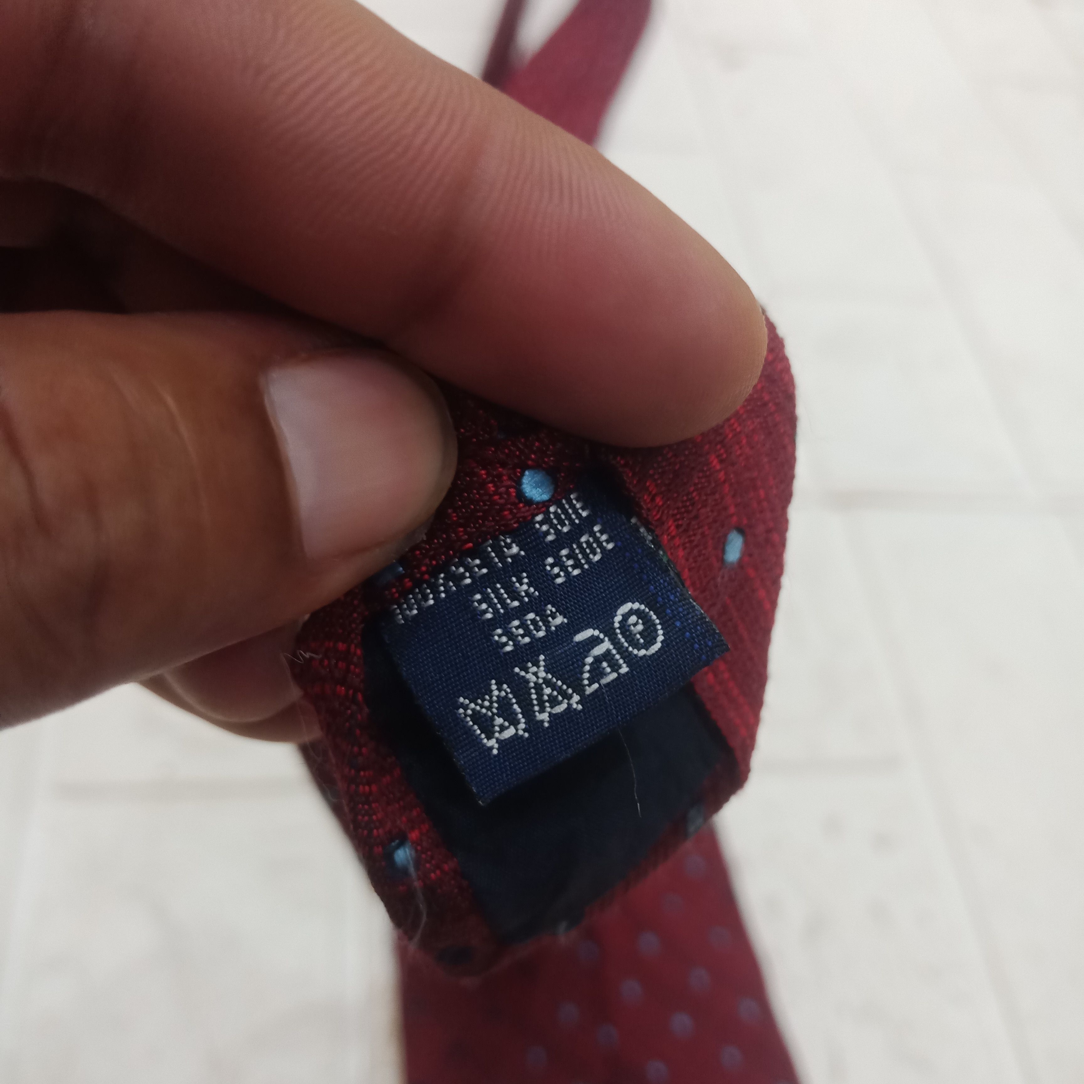 Burberry × The Tie Bar × Vintage Vintage Burberry polka dot maroon silk neck tie Size ONE SIZE - 8 Thumbnail