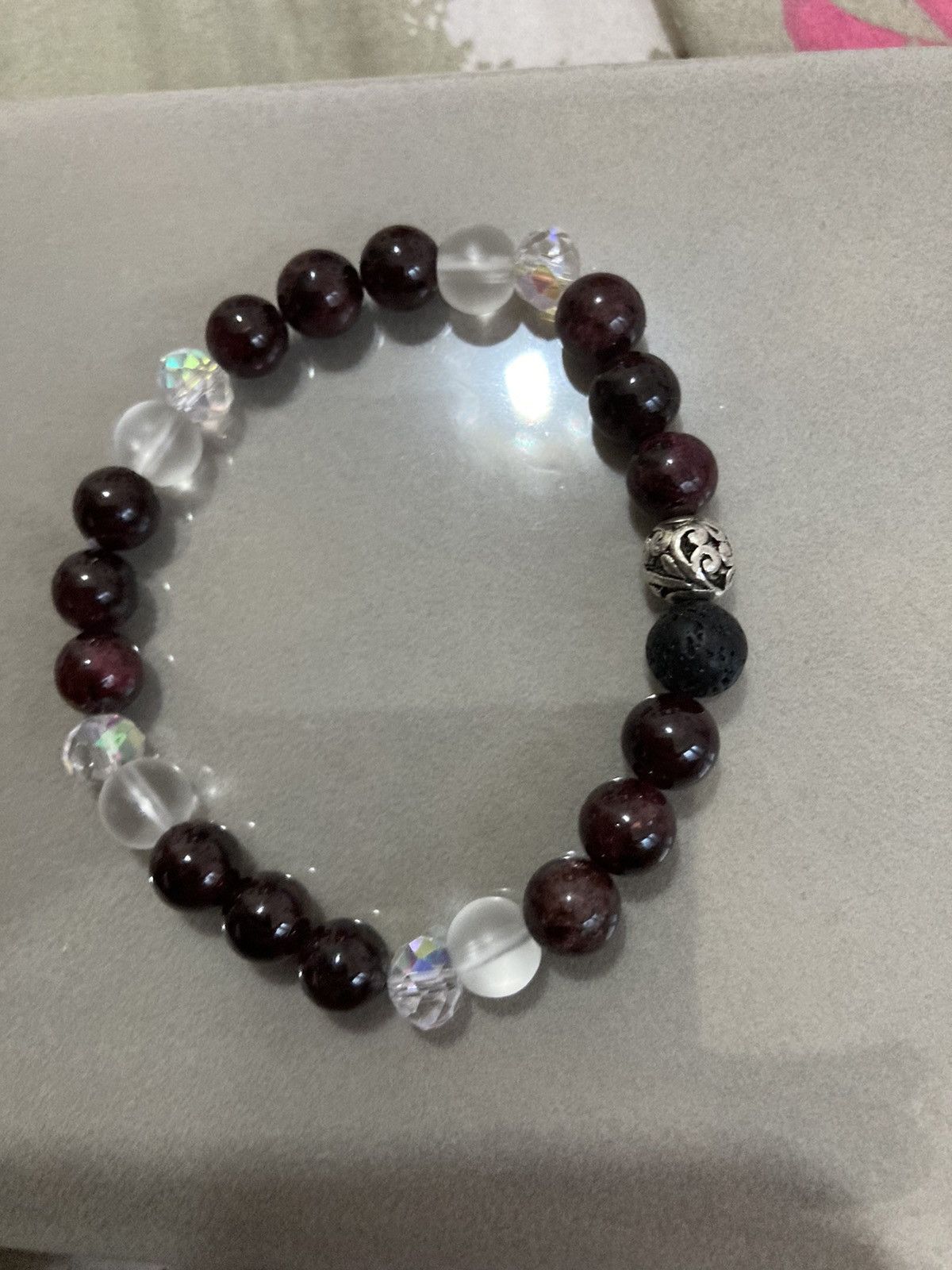 Handmade Garnet beaded bracelet Size ONE SIZE - 1 Thumbnail