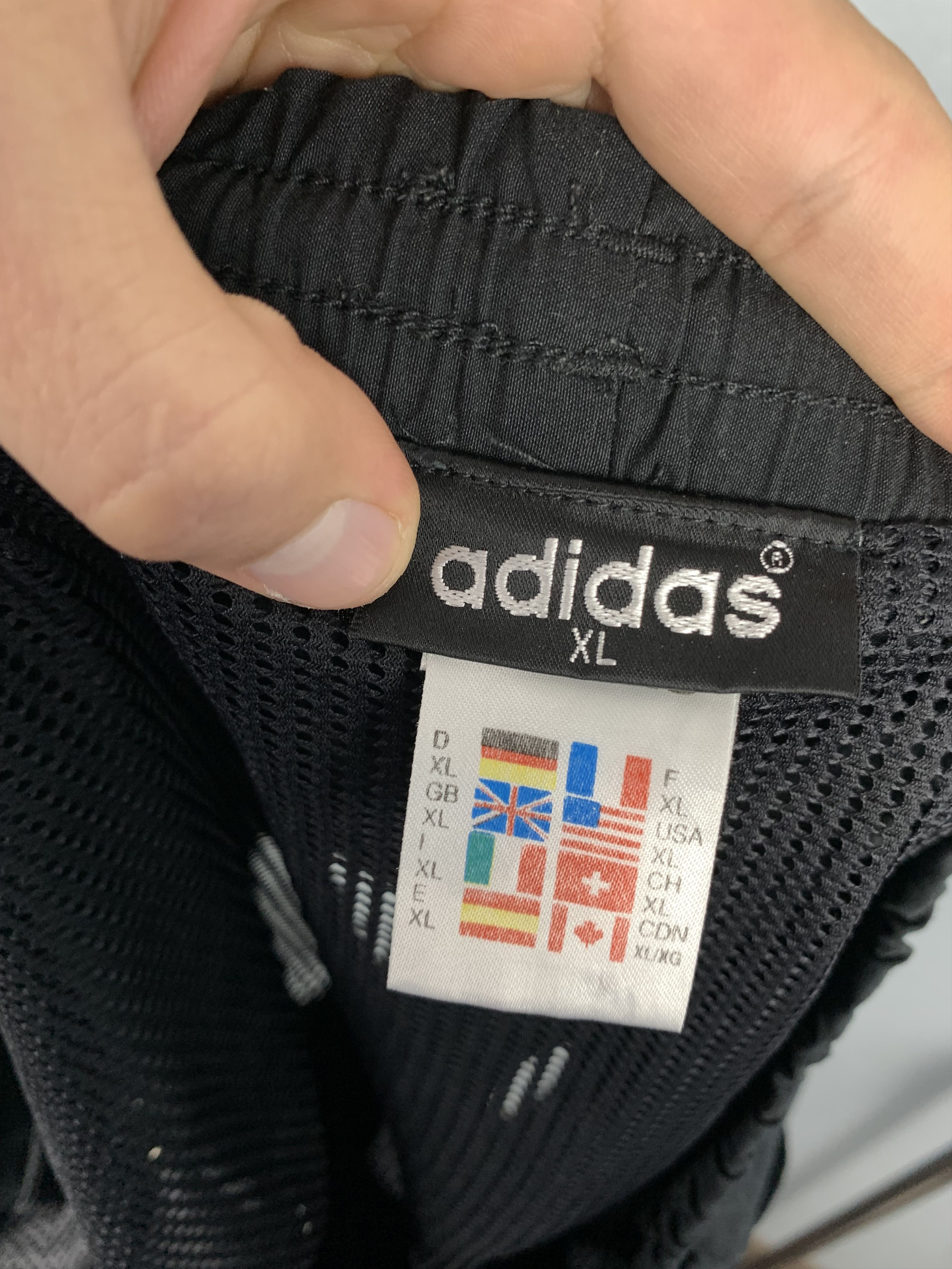 Adidas × Vintage Vintage Adidas Mens Nylon Shorts Y2K Size US 36 / EU 52 - 5 Thumbnail