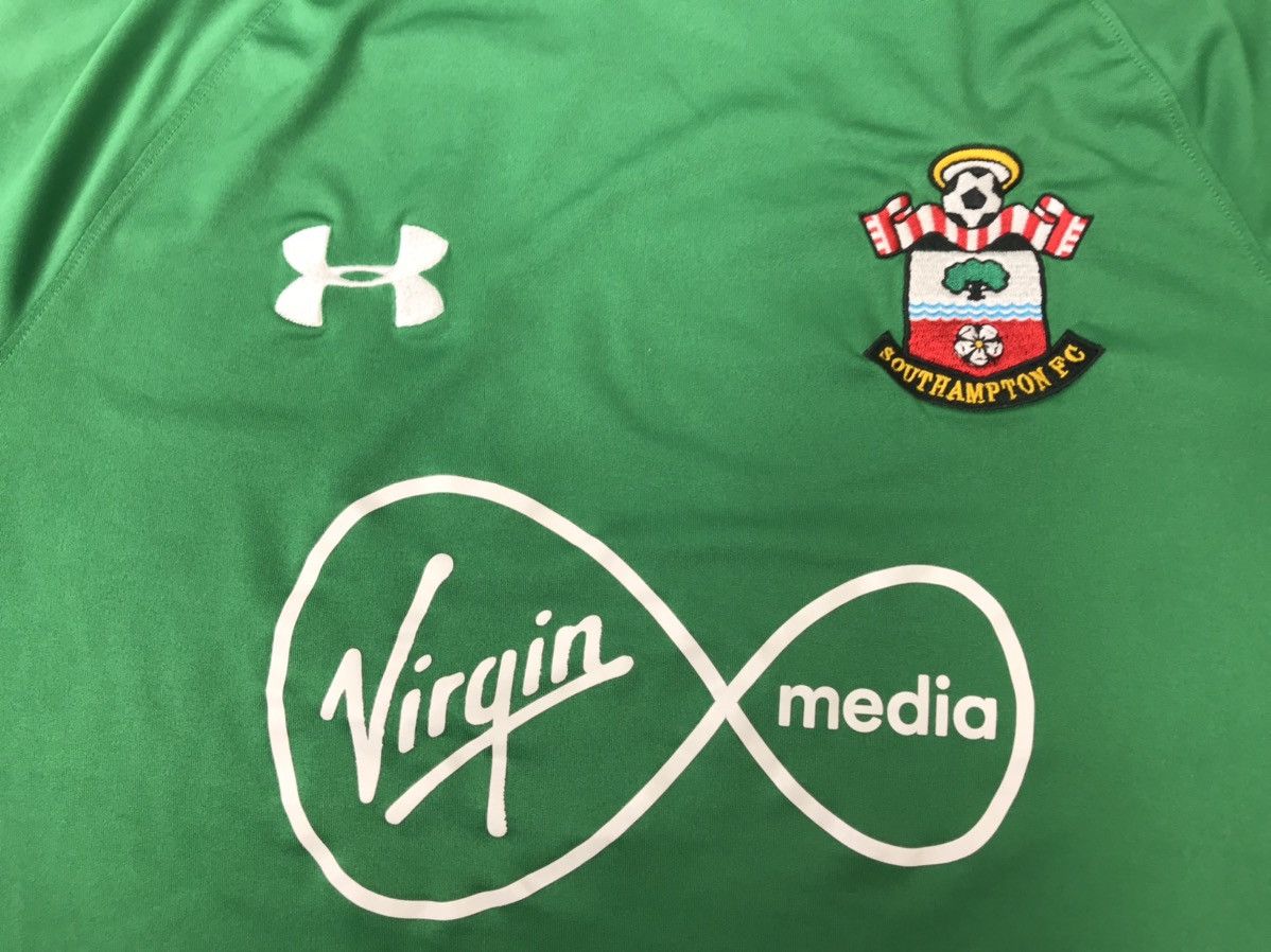 Under Armour SOUTHAMPTON 2016/17 AWAY LONGSLEEVE UNDER ARMOUR,M SIZE Size US M / EU 48-50 / 2 - 3 Thumbnail