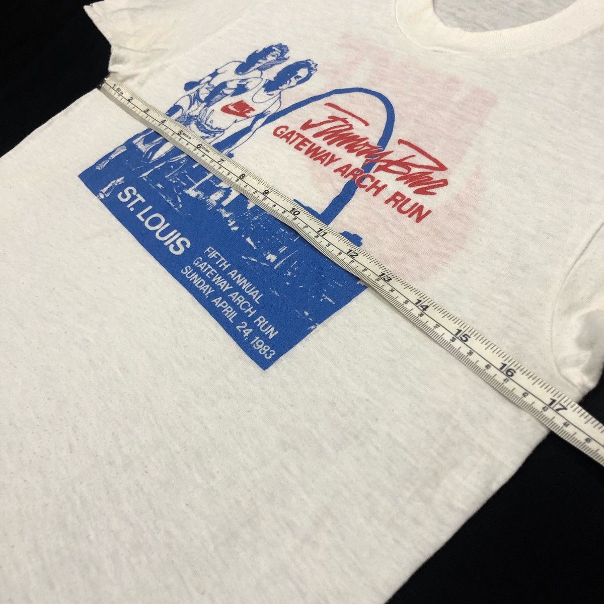 Nike Vintage 80s T SHIRT NIKE GATEWAY ARCH RUN Size US L / EU 52-54 / 3 - 7 Thumbnail