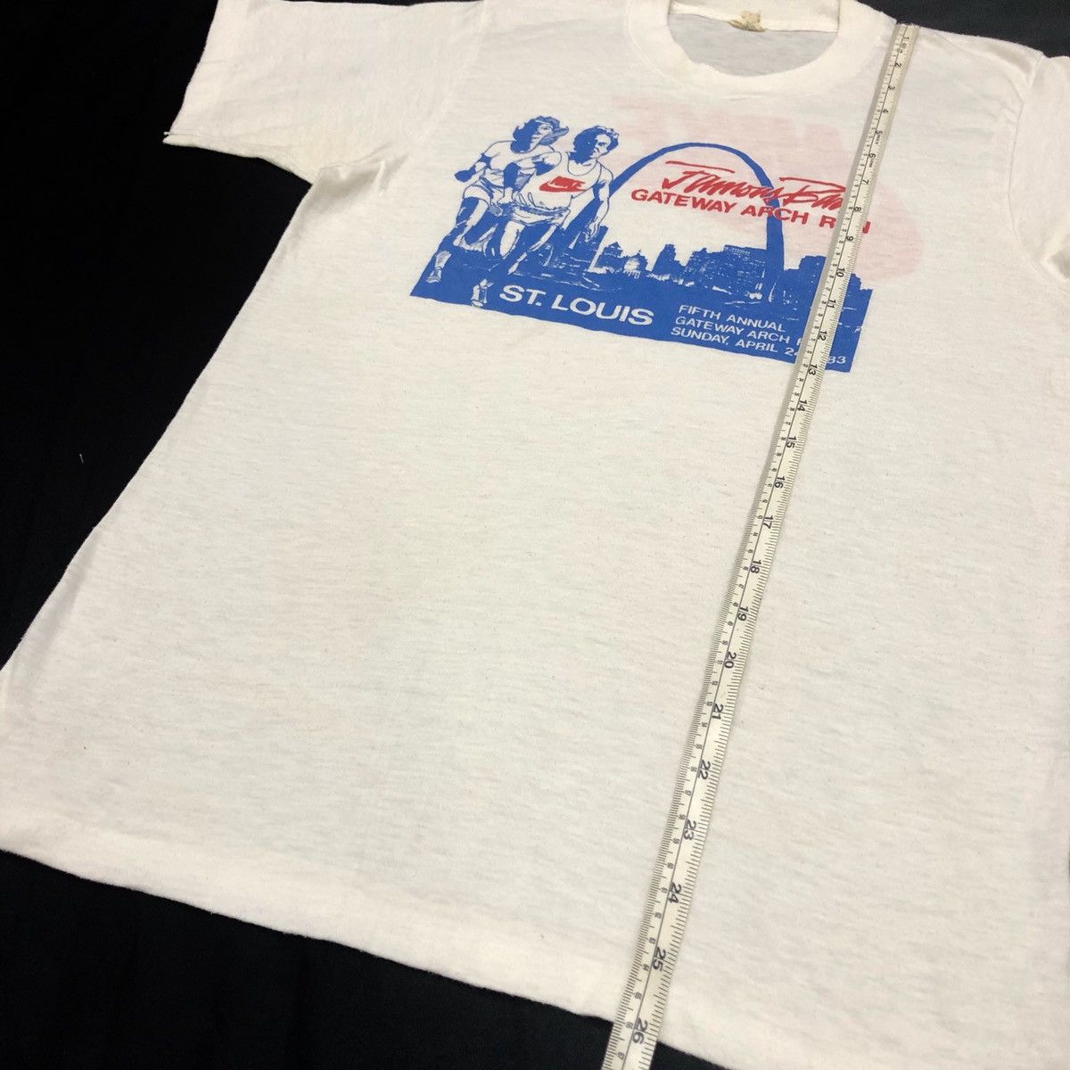 Nike Vintage 80s T SHIRT NIKE GATEWAY ARCH RUN Size US L / EU 52-54 / 3 - 8 Thumbnail