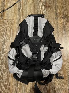 Oakley Icon Backpack | Grailed