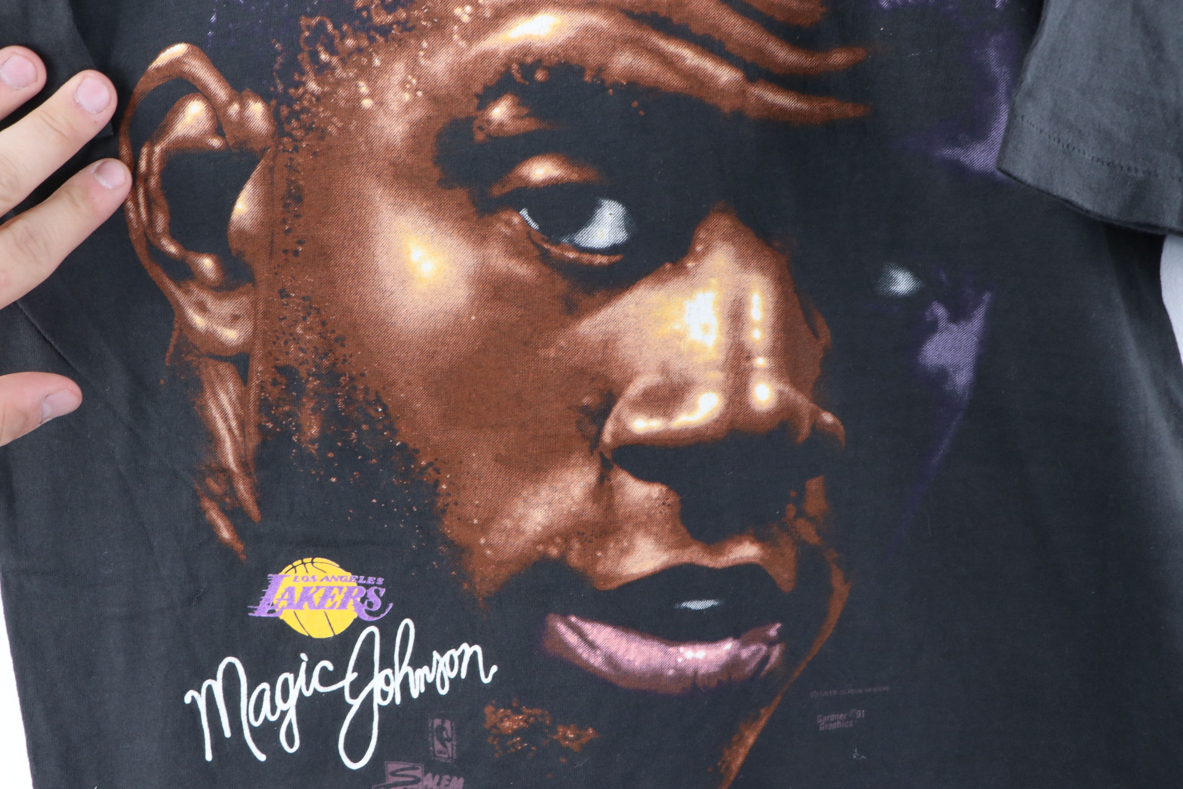 Vintage Vintage 90s Faded Magic Johnson Los Angeles Lakers T-Shirt Size US M / EU 48-50 / 2 - 4 Thumbnail