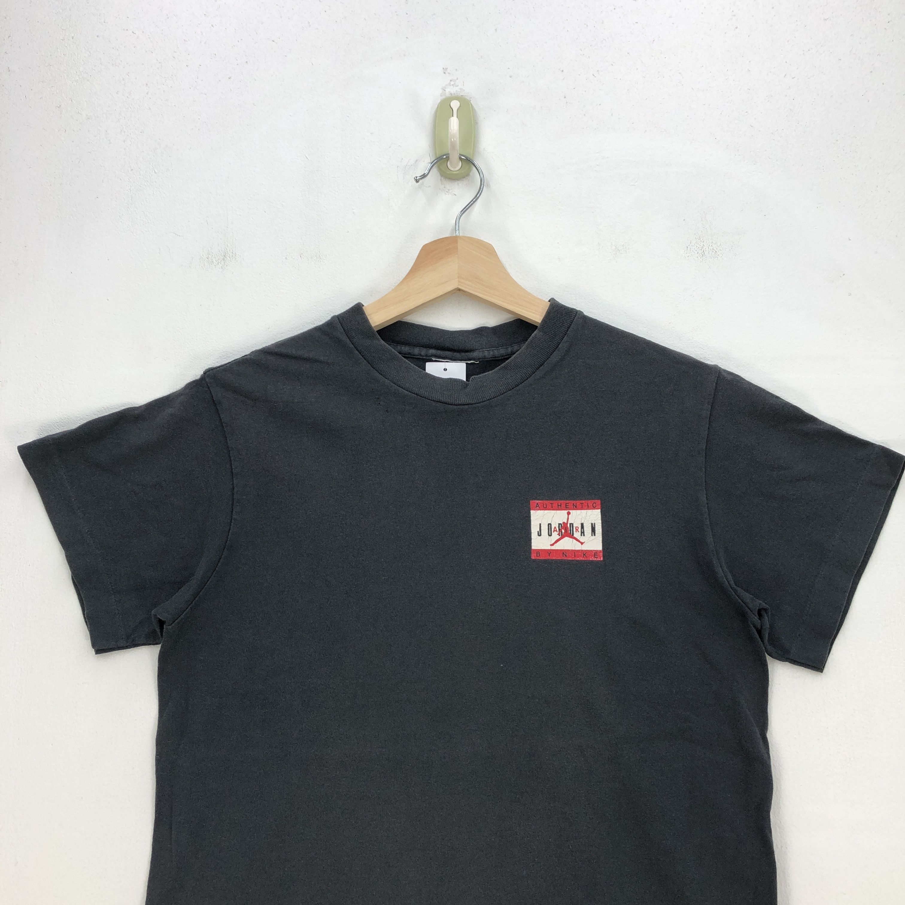 Vintage Vintage Nike T Shirt Vintage Nike Swoosh Air Jordan 23 Tees Size US S / EU 44-46 / 1 - 4 Thumbnail