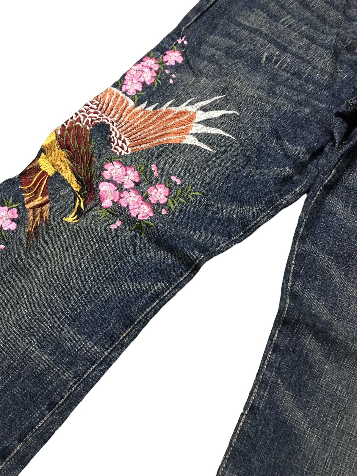 Japanese Brand QUADRO Japanese Brand Sukajan Eagle Embroidered Denim Jeans Size US 36 / EU 52 - 4 Thumbnail