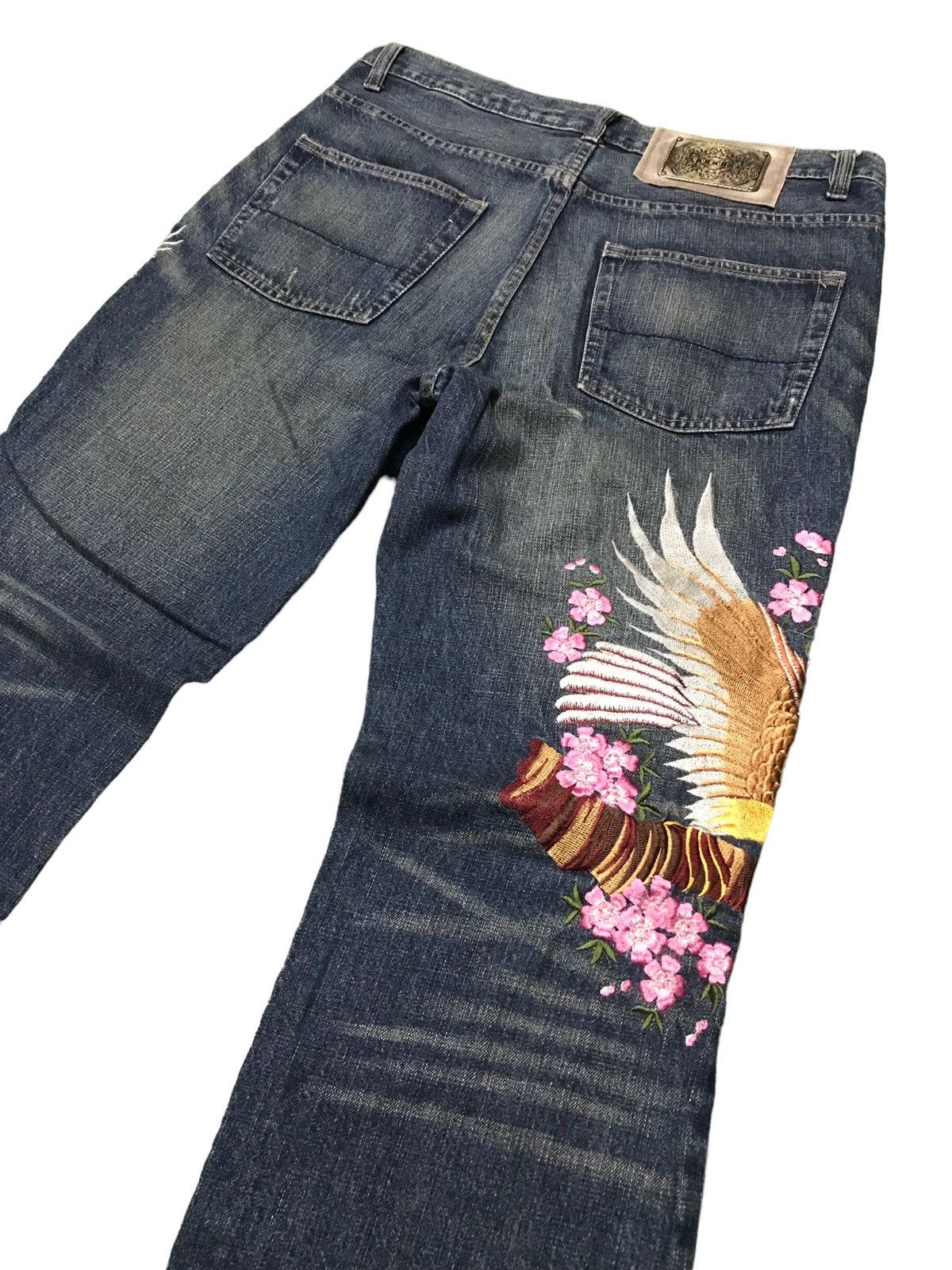 Japanese Brand QUADRO Japanese Brand Sukajan Eagle Embroidered Denim Jeans Size US 36 / EU 52 - 10 Thumbnail