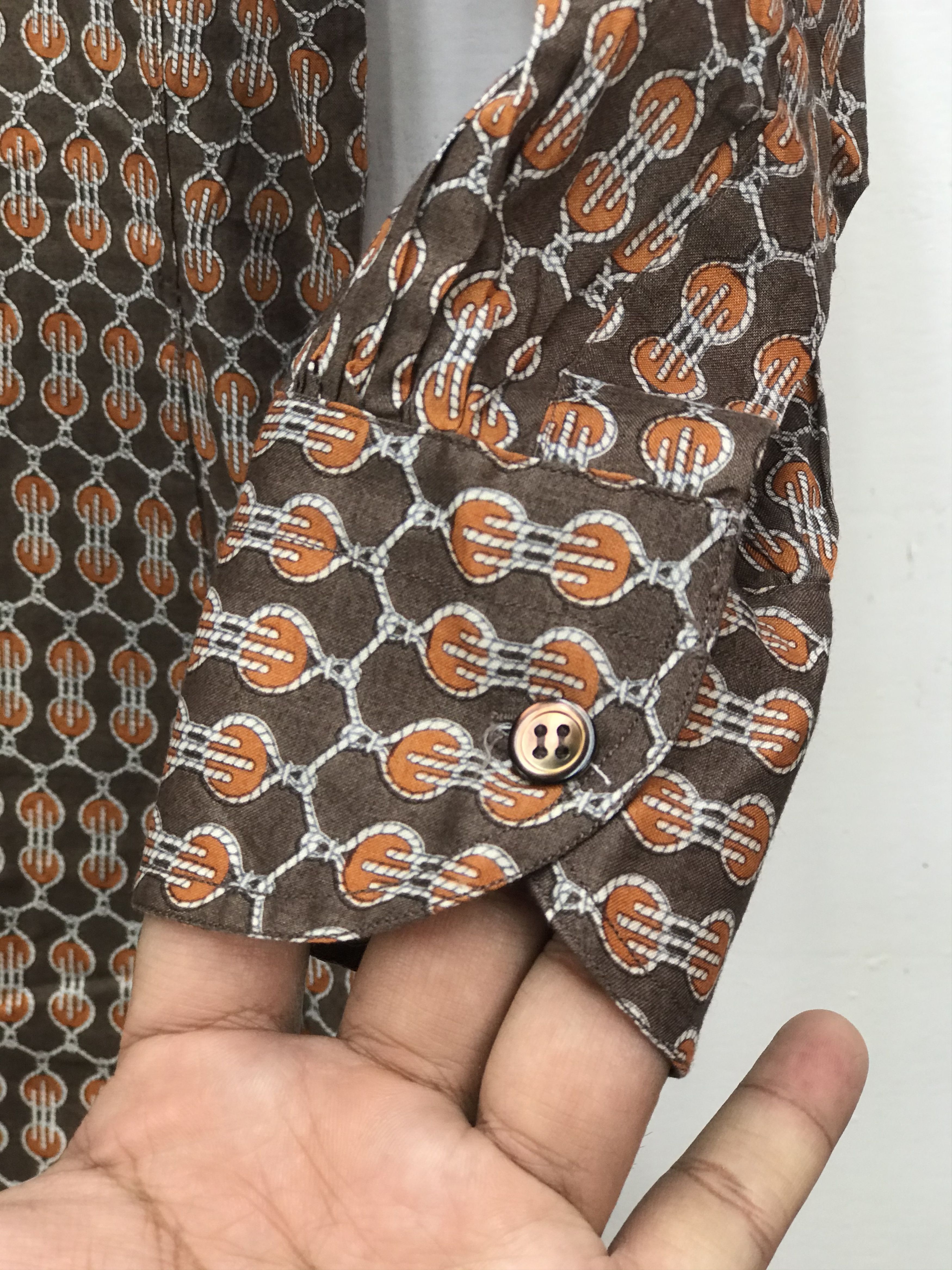 Hermes VINTAGE HERMES RARE DESIGN SHIRT Size US S / EU 44-46 / 1 - 7 Thumbnail