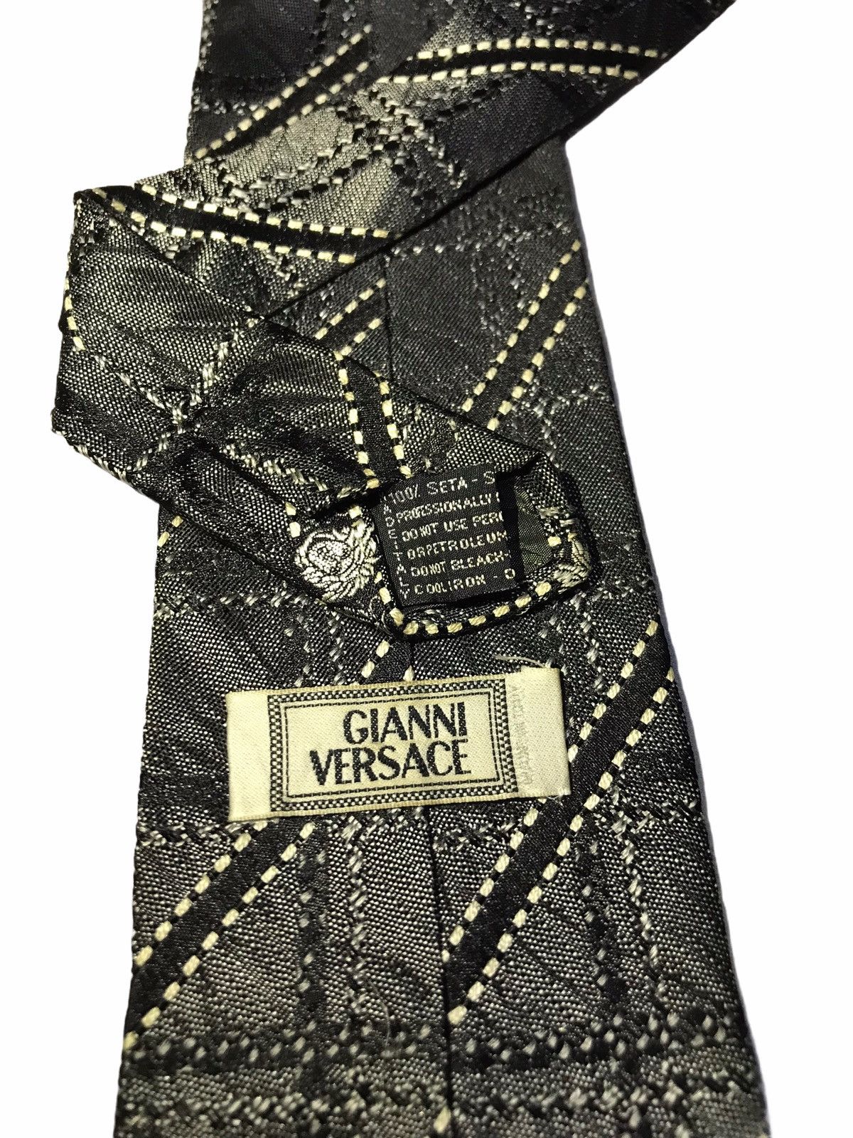 Vintage Vintage Gianni Versace Medusa Head Silk Necktie Size ONE SIZE - 5 Thumbnail