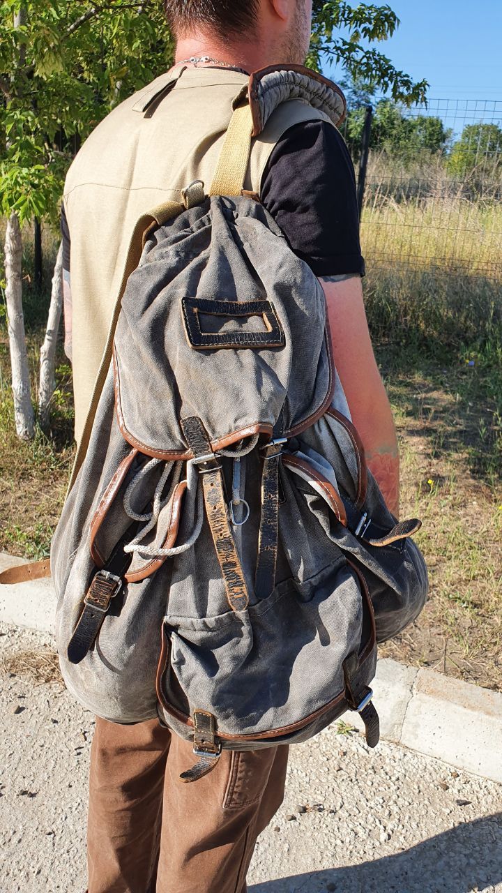 Japanese Brand 50s Vintage Sun Faded Thrashed Backpack Amazing Fade Size ONE SIZE - 1 Thumbnail